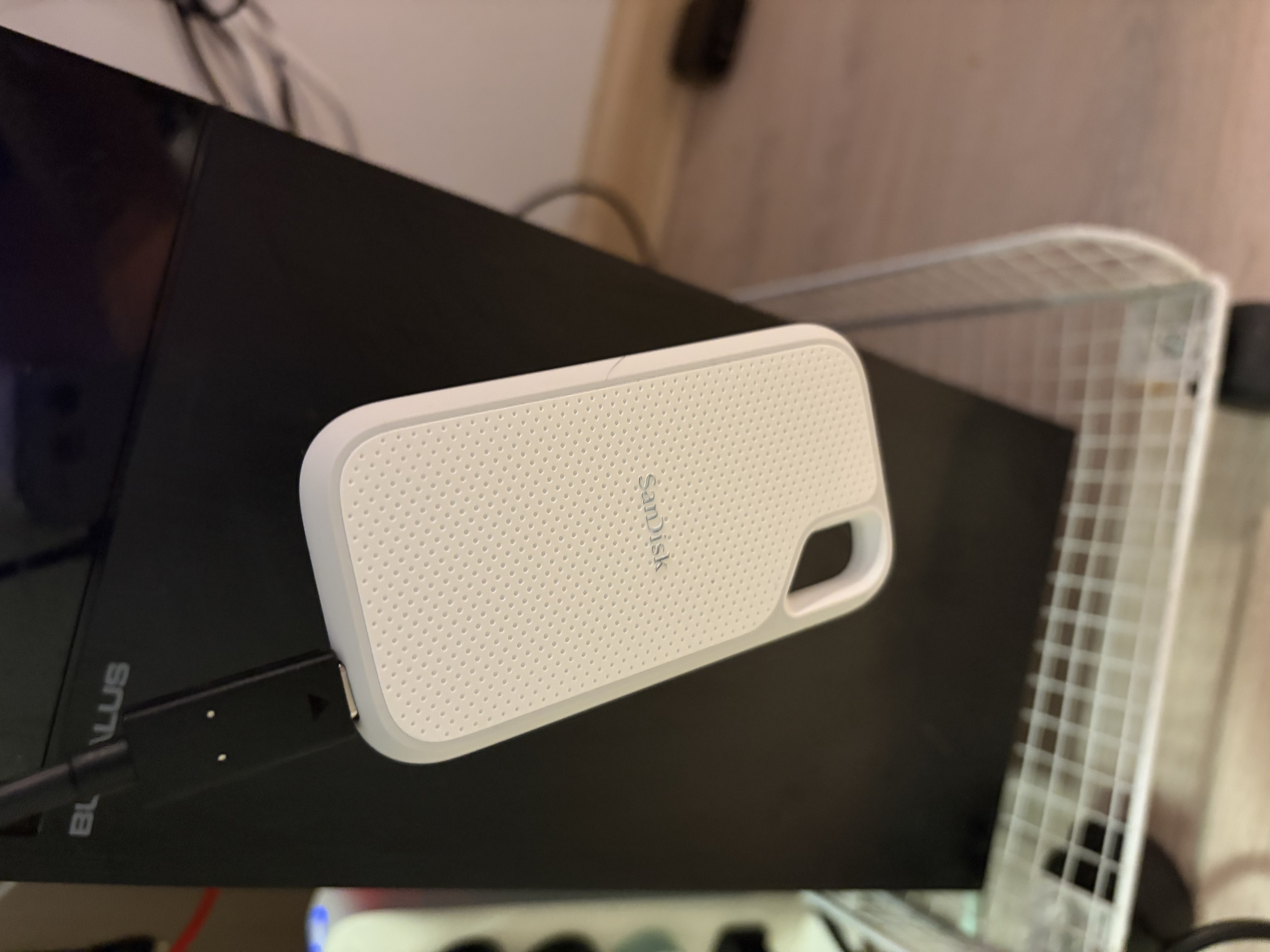 闪迪（SanDisk）1TB Type-c USB3.2 NVMe移动固态硬盘 PSSD E5D京东限定版 1050MB/s 三防保护 手机直连笔记本外接 实拍图