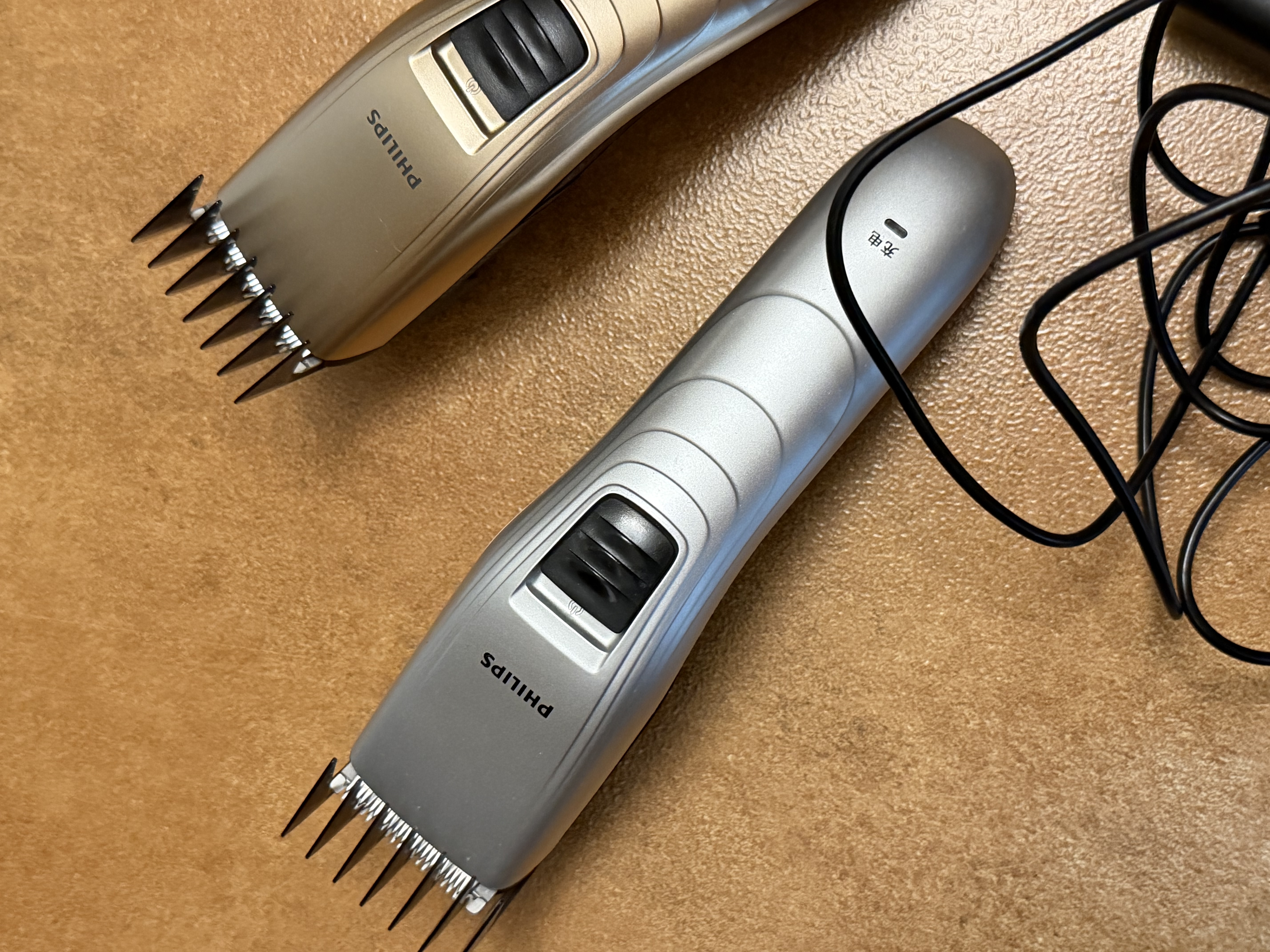 飞利浦（PHILIPS） 理发器 家用电推剪 成人儿童充电式电推子 电动理发剪 QC5131理发器+围布+收纳包+清洁海绵 实拍图