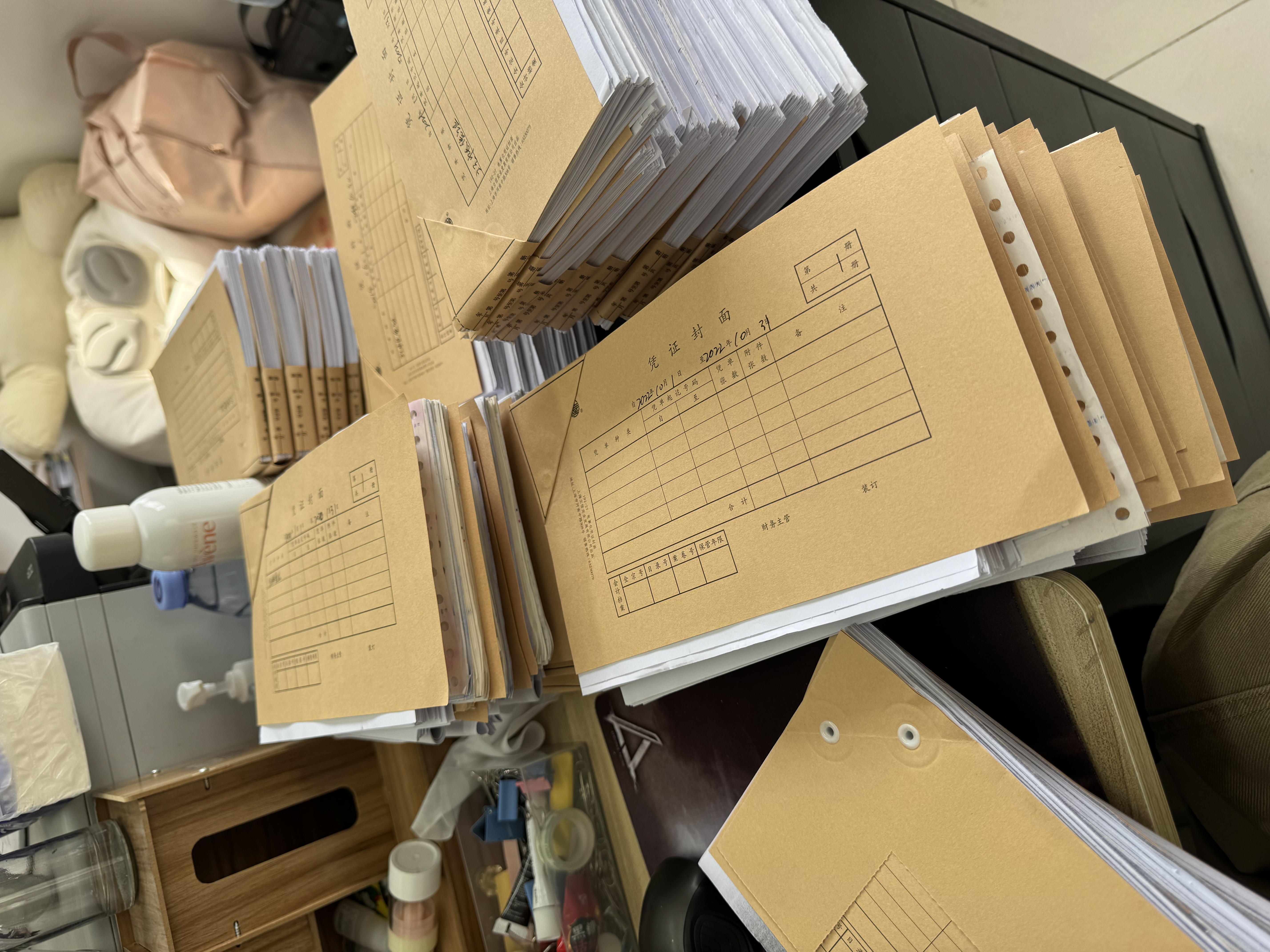 得力（deli）40mm会计凭证手动装订机400页财务装订机手动打孔办公文件档案铆管热熔装订打孔器 大台板省力款  实拍图