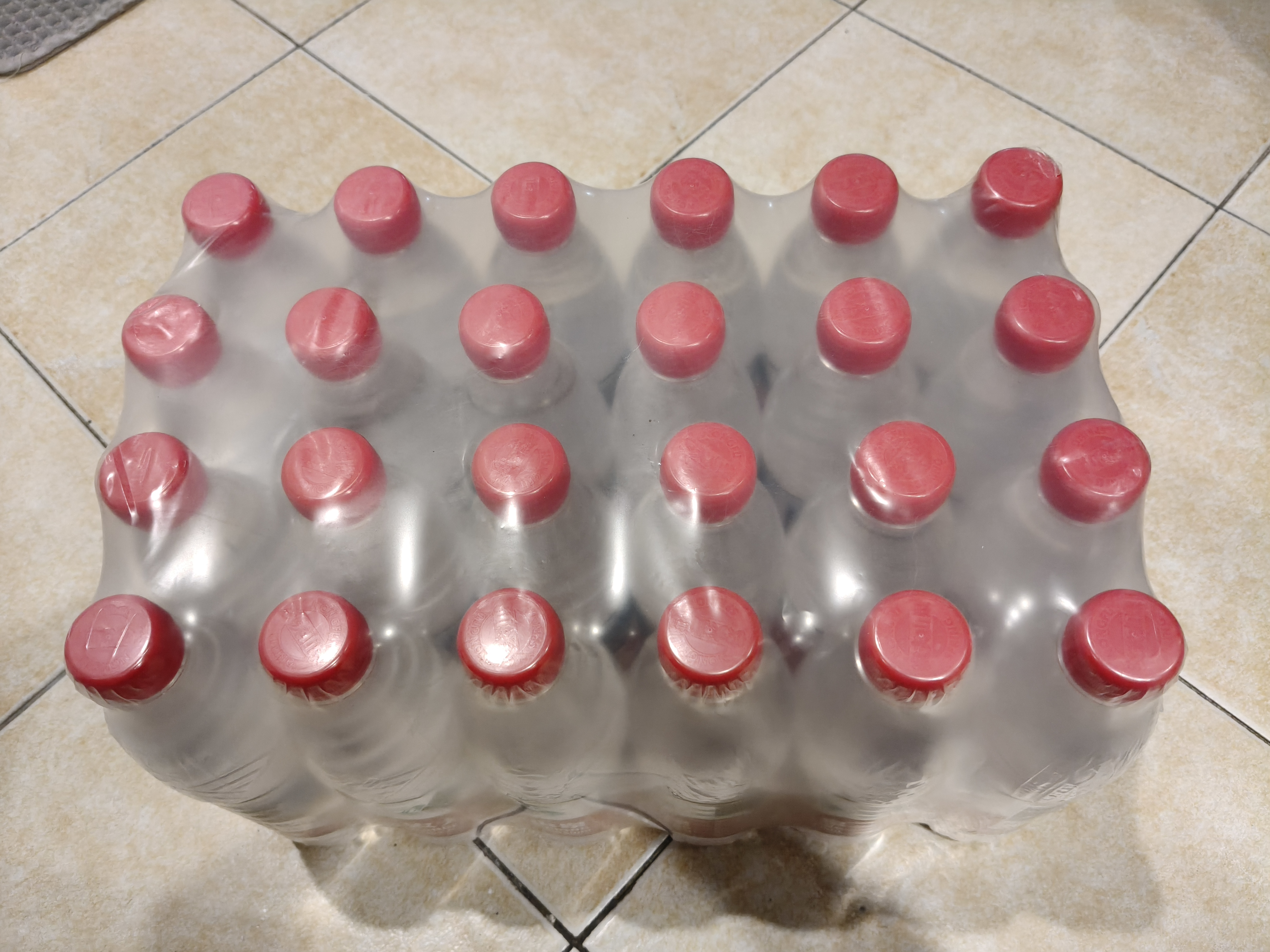 农夫山泉 饮用水 饮用天然水550ml*24瓶 整箱装 塑膜 随机发货 实拍图