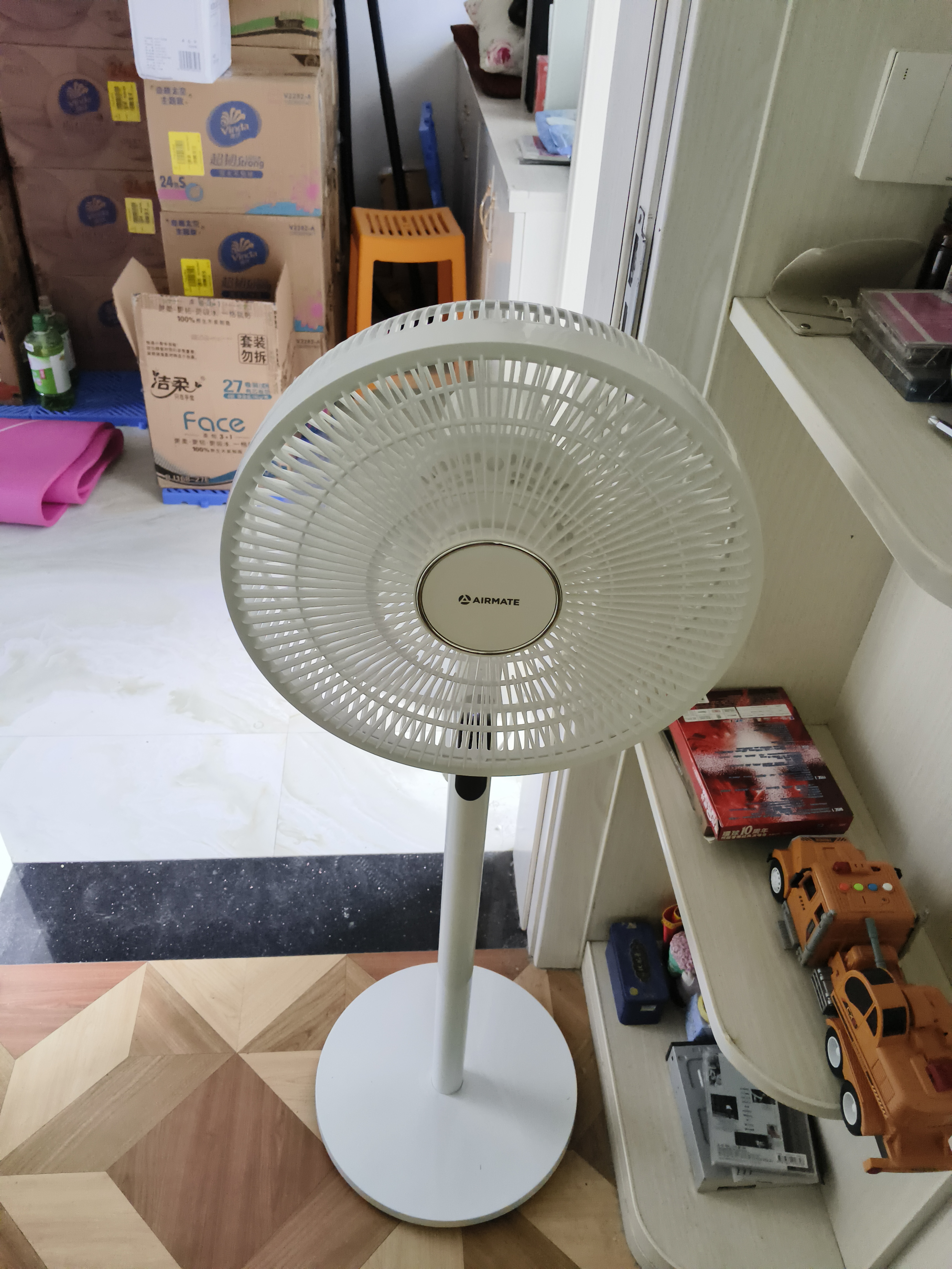 艾美特（AIRMATE）【轻语系列】电风扇安静卧室一级能效落地扇轻音家用直流变频大风力台立式节能遥控全屋驱蚊循环扇 实拍图