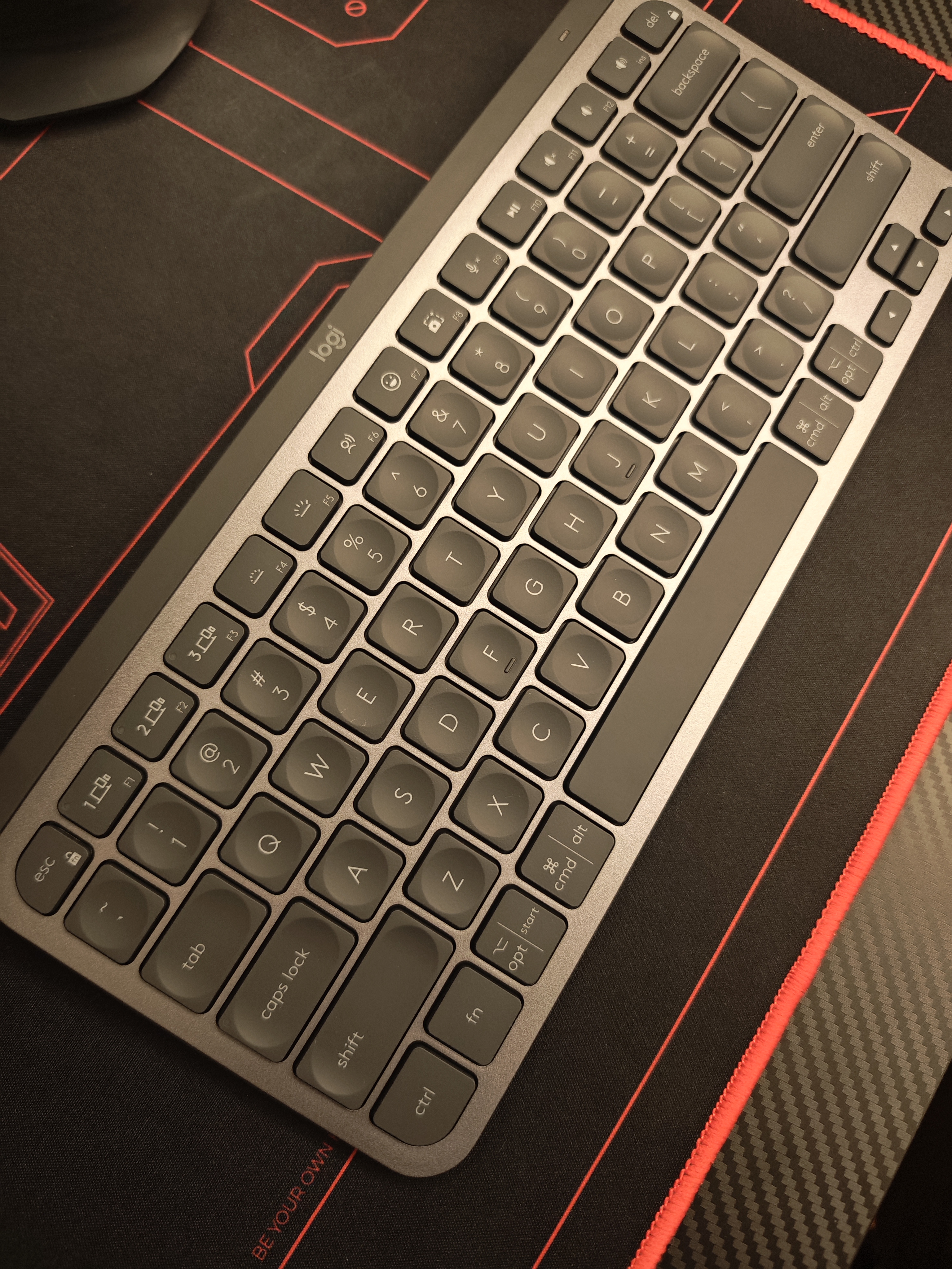 罗技（Logitech）大师系列 MX Keys Mini无线蓝牙键盘 高端办公智能背光 带接收器 商用版 石墨黑 实拍图