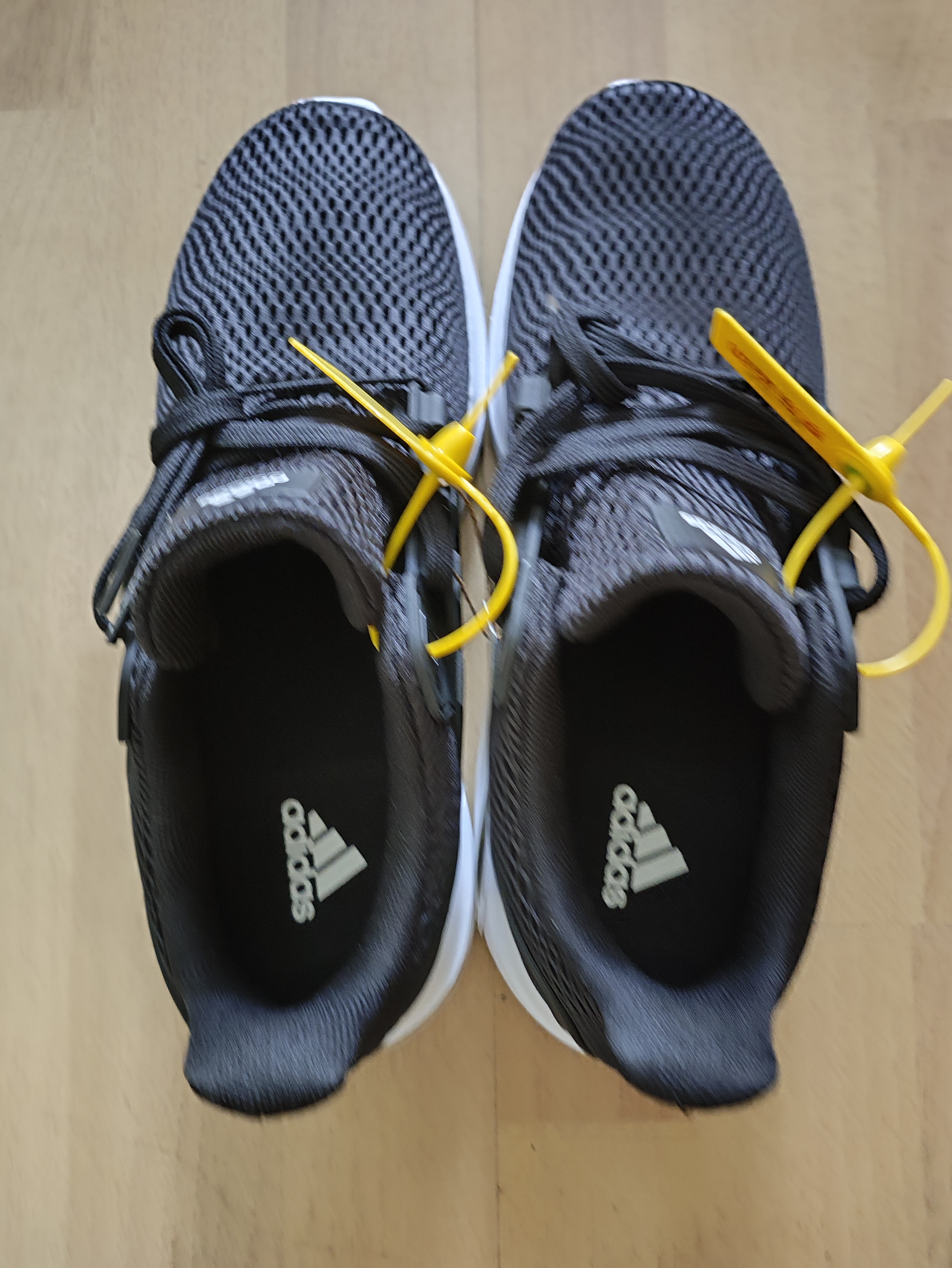 阿迪达斯adidas女款网面透气跑步鞋训练备赛轻盈运动鞋 实拍图