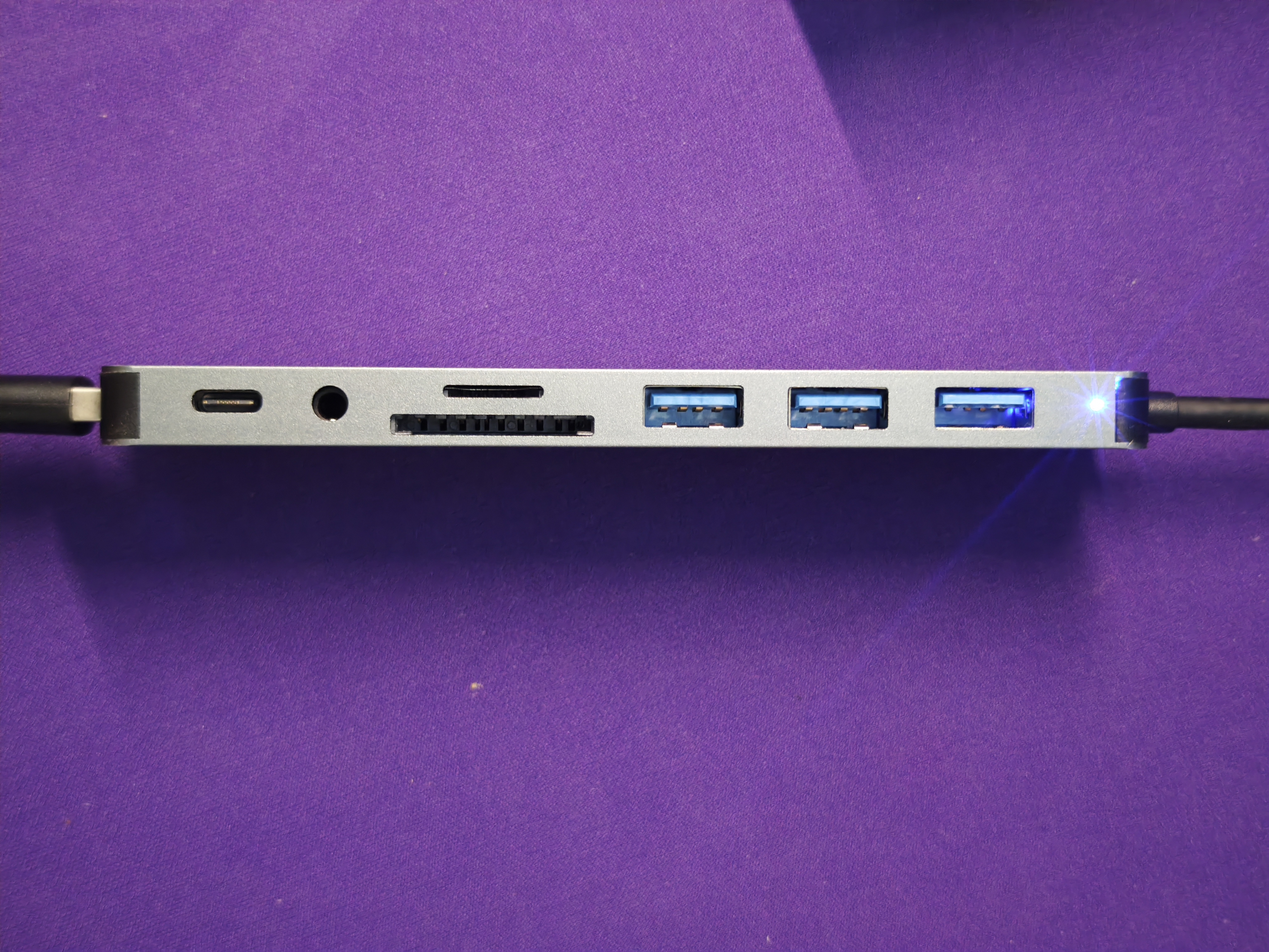 毕亚兹Type-C扩展坞USB3.0分线器拓展带SD/TF读卡器转接头 适用华为安卓MacBook电脑转换器八合一 实拍图
