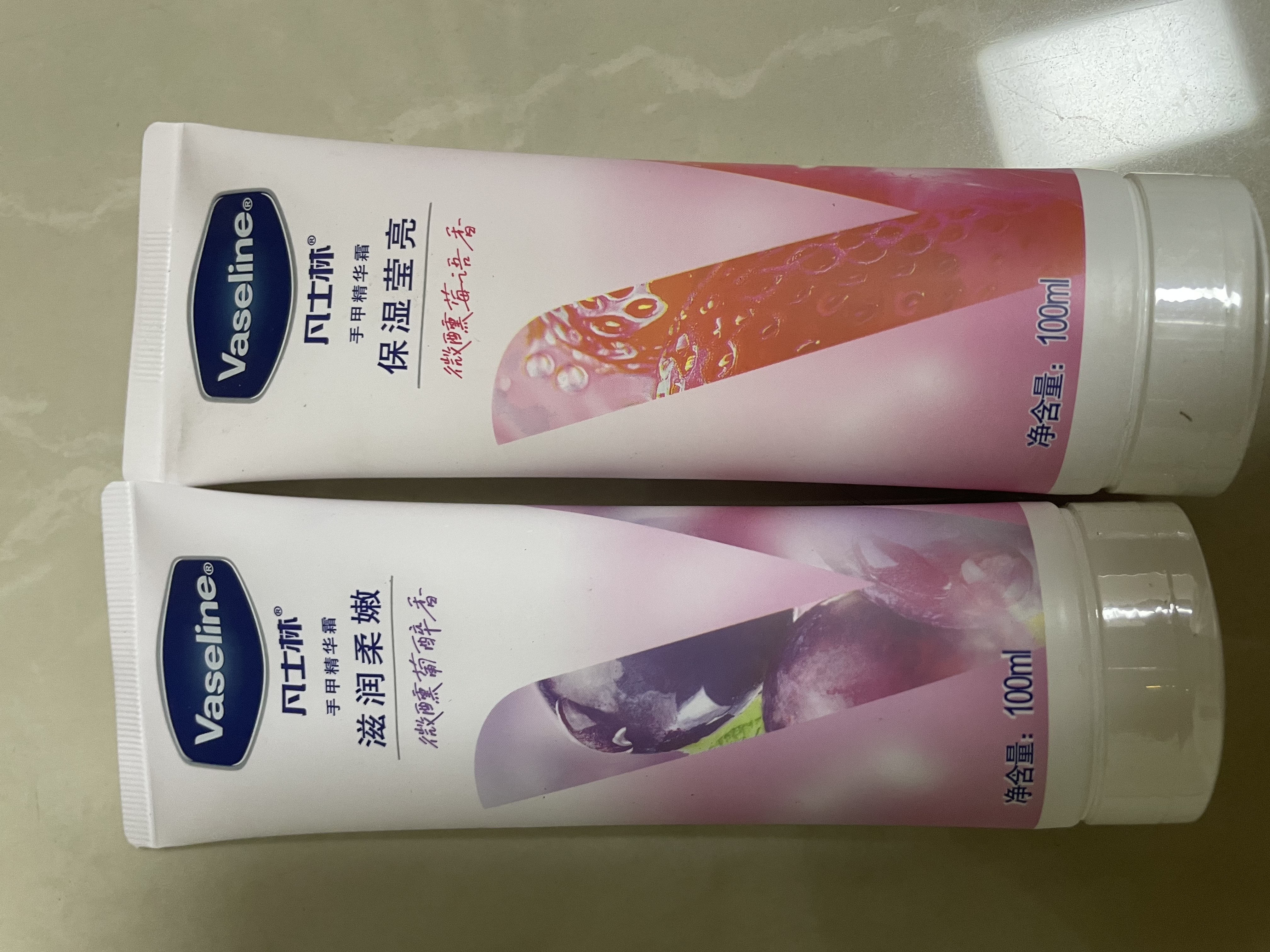 凡士林护手霜焕亮滋润保湿持久留香秋冬润肤击退暗沉雪松玫瑰40g 实拍图