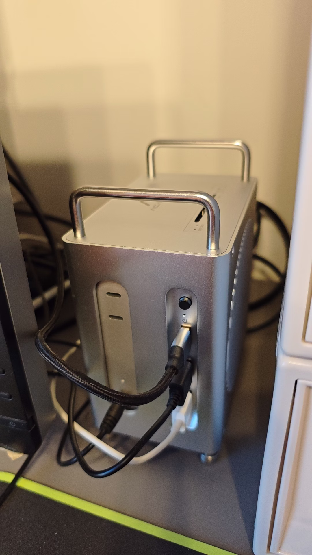阿卡西斯适用Macmini M4拓展坞硬盘盒40Gbps传输双DP投屏16TB扩容适配M4/M4Pro主机兼容雷电4/5接口M002Pro 实拍图