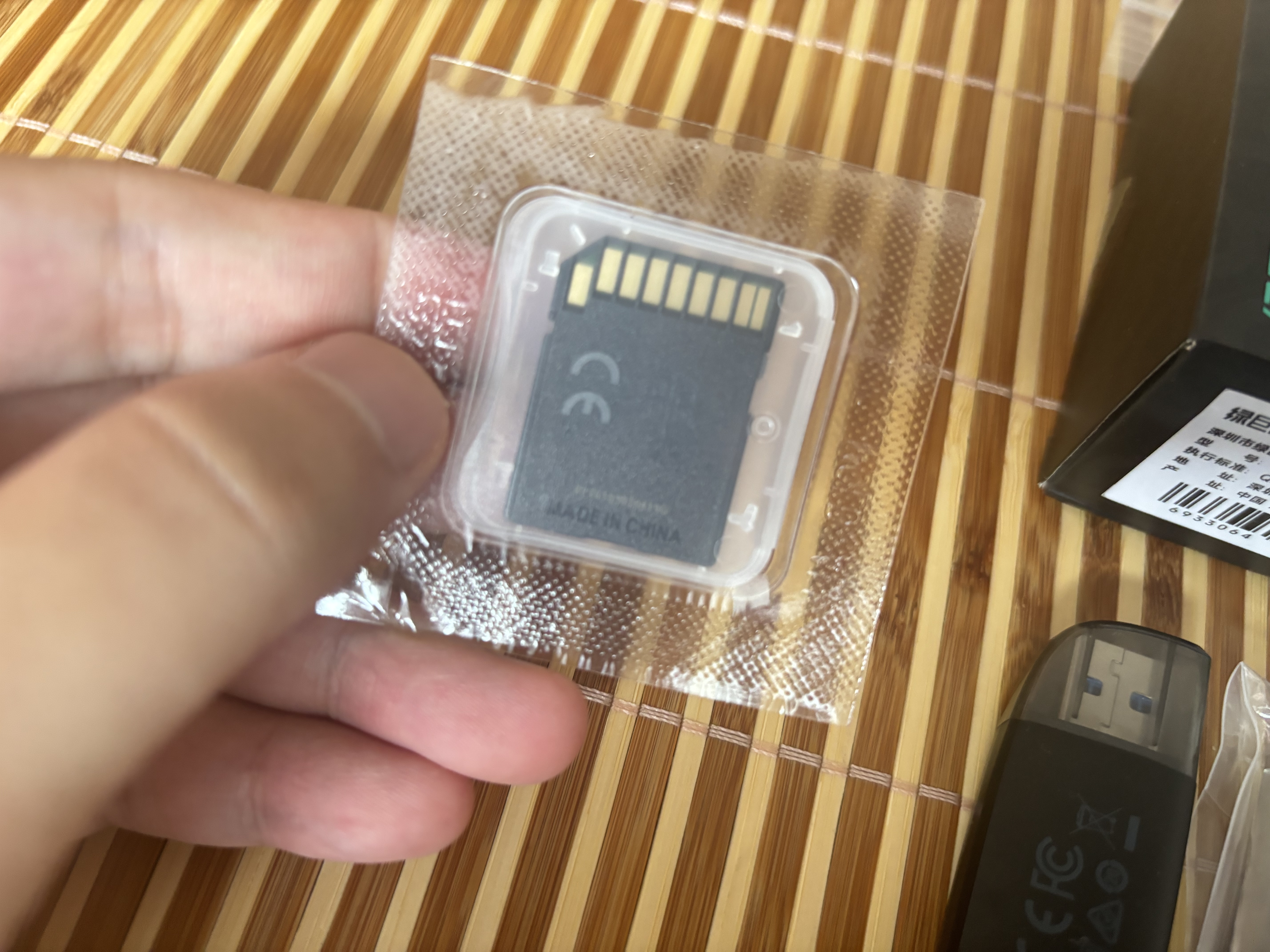 闪迪（SanDisk）128GB SD内存卡 4K V30 U3 C10 相机存储卡 读速200MB/s 写速90MB/s 微单/单反相机内存卡 实拍图