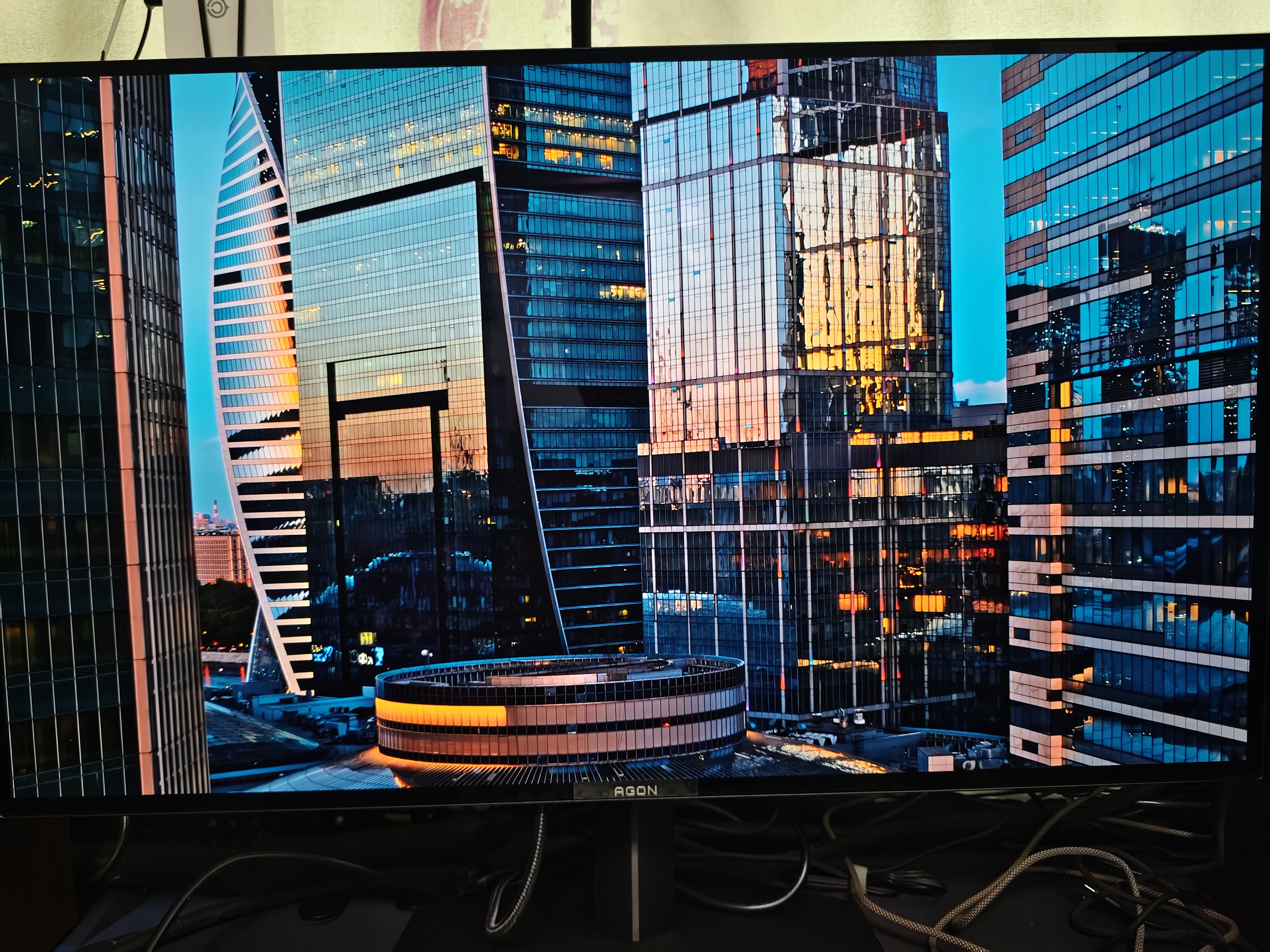 AOC 爱攻7 31.5英寸WOLED 4K 165Hz双模330Hz 0.03ms 10bit 低蓝光 16W音箱 游戏电竞显示器AG327UD 实拍图