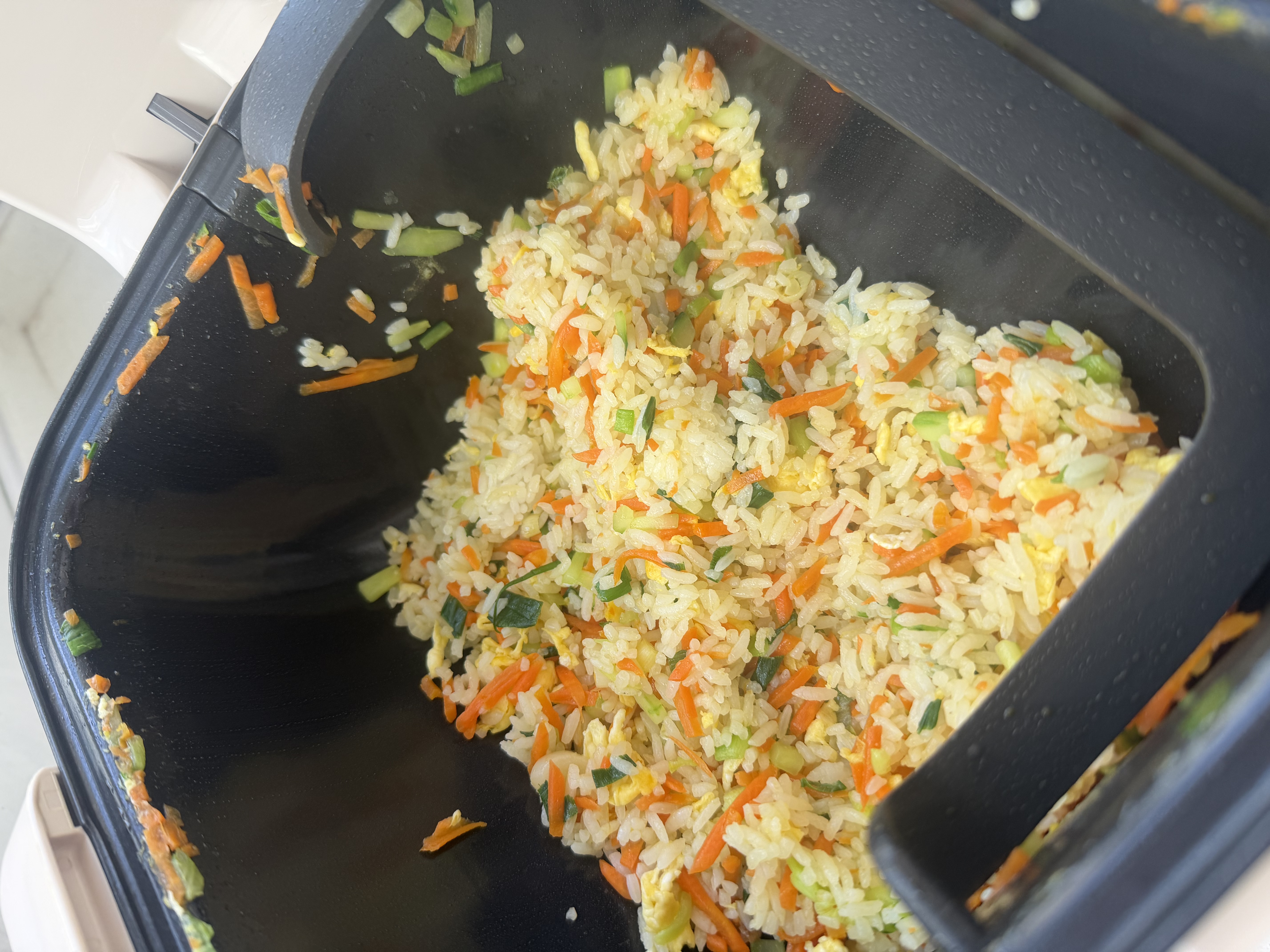 苏泊尔（SUPOR）家用智能炒菜机器人Cook5 IH 2000W猛火轻油少烟热水自清洗炒菜机Ultra电炒锅C30HS12 实拍图