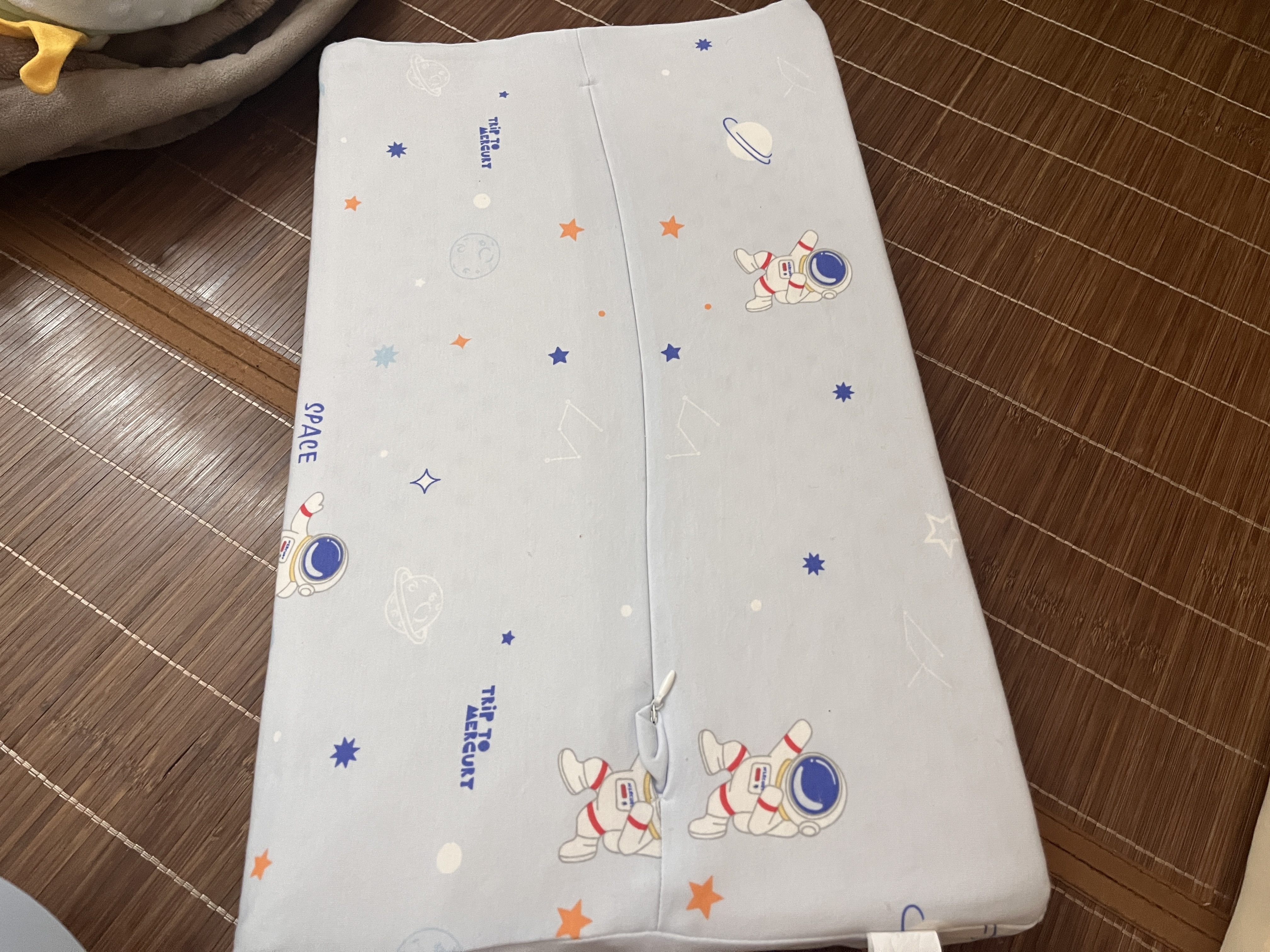 水星儿童（MERCURY Kids）星之秘境儿童抗菌泰国乳胶枕(2段)30cm×50cm×3cm/5cm 婴幼儿A类 实拍图