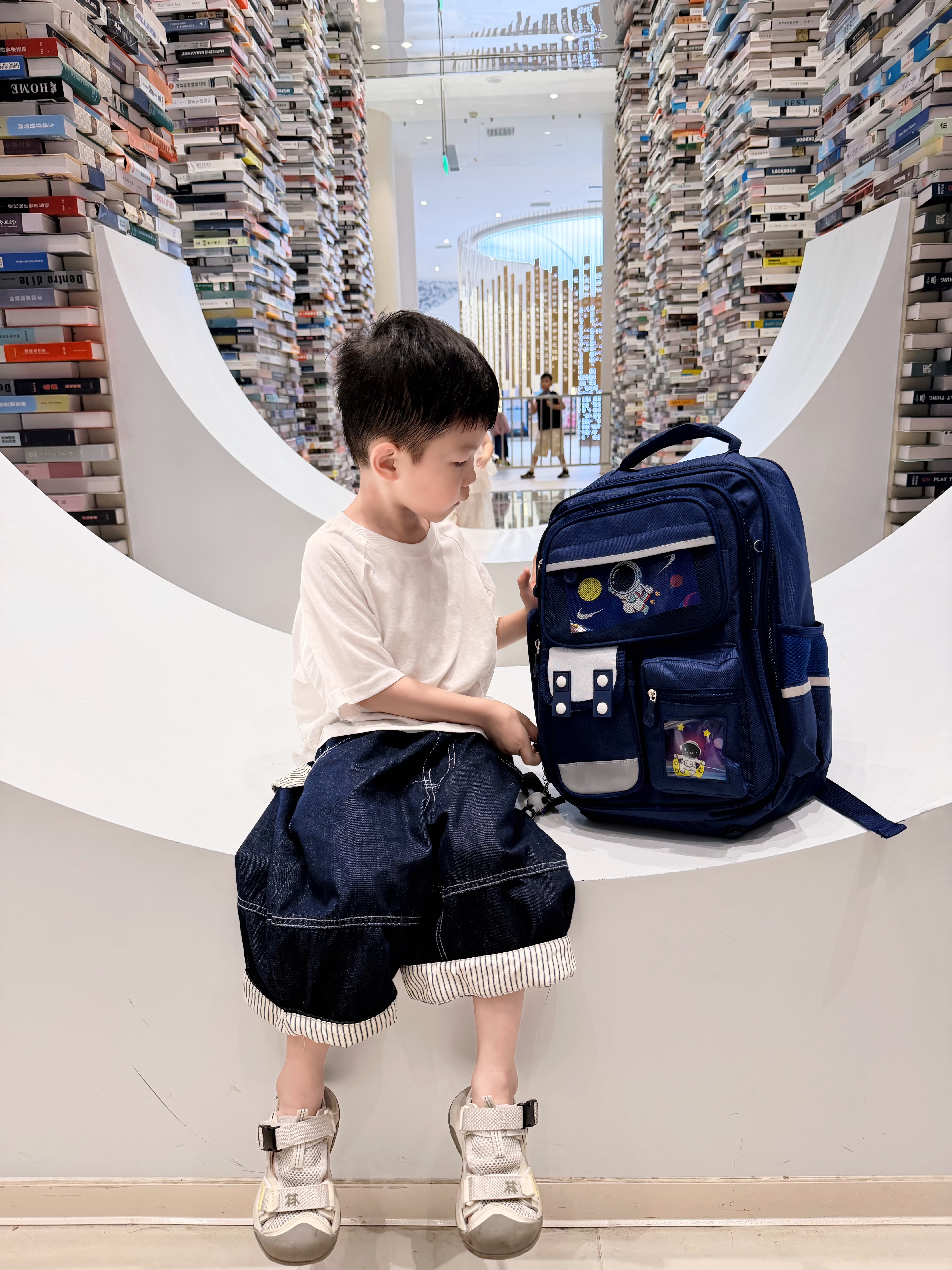 活石早教益智儿童书包小学生1-3年级3-6女孩男超轻减负4-5年护脊轻便 标准款-减压太空书包【海绵背+护腰+护脊+勋章日程表】 实拍图