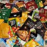 里奈の零食休闲零食大礼包送女友礼物零食整箱礼盒20包生日蛋糕礼盒1550g 实拍图