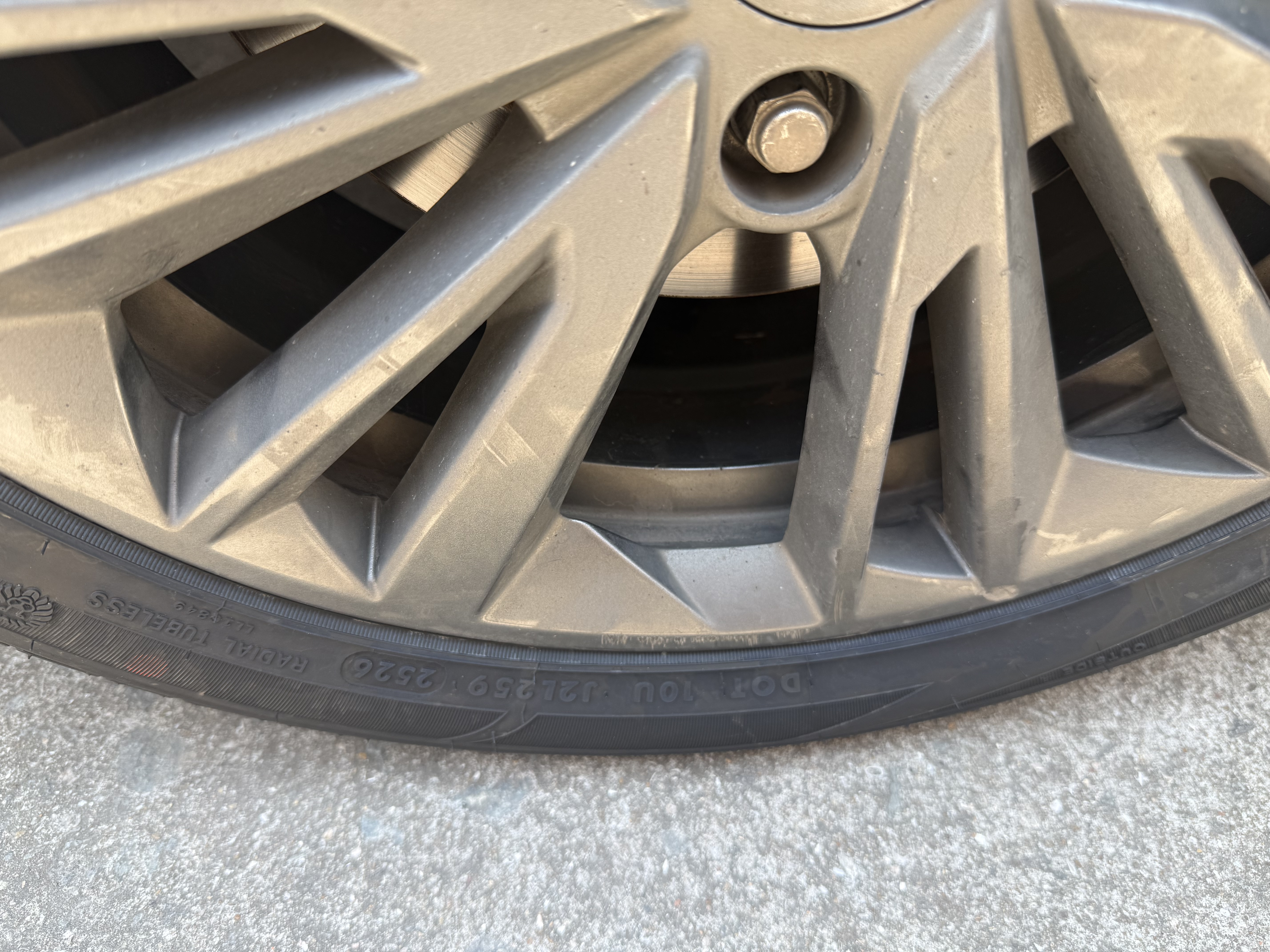 利奥玲珑汽车轮胎185/55R16 87V P88 适配本田锋范2012款 实拍图