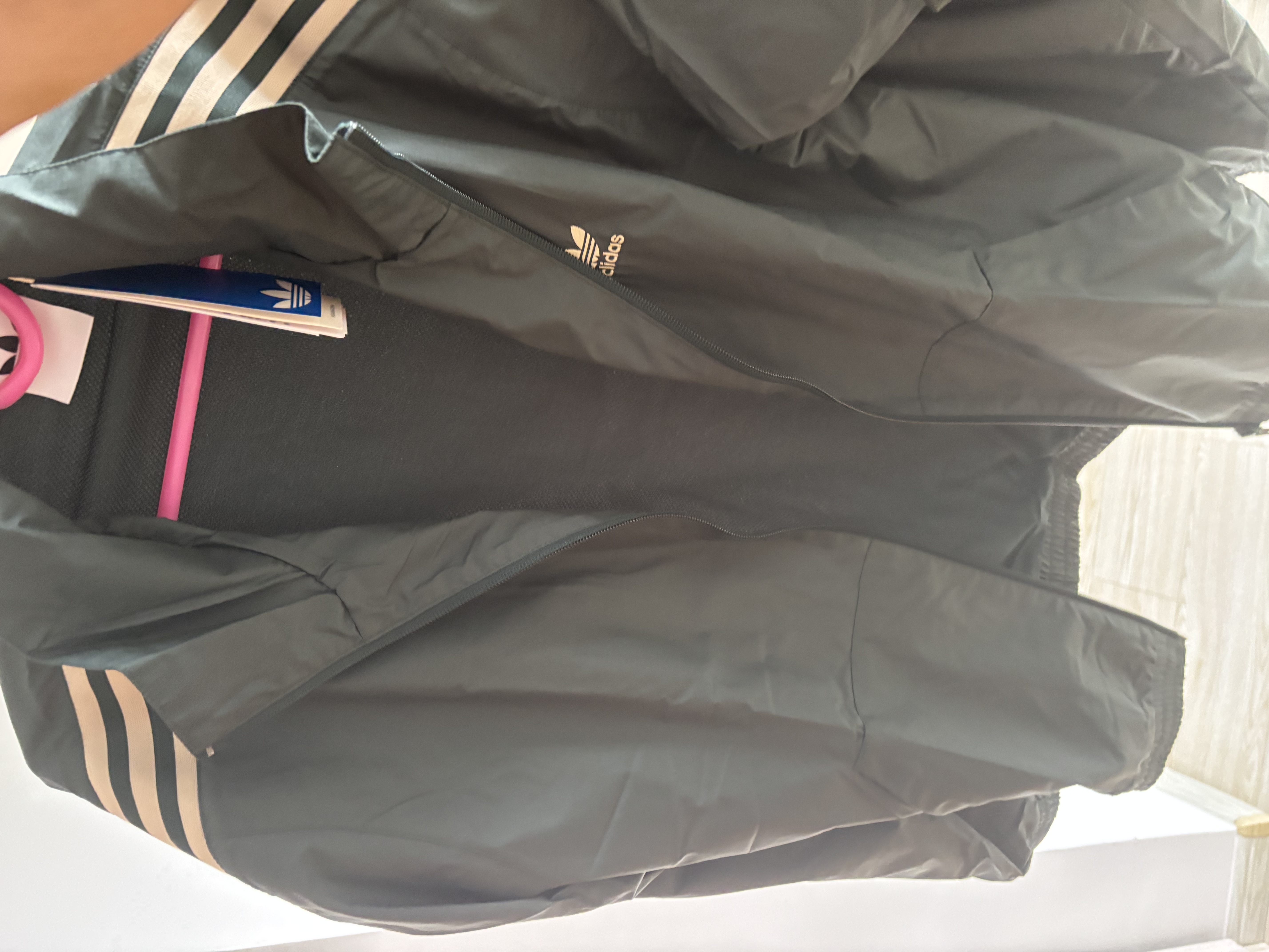 adidas通勤百搭三条纹休闲运动夹克早秋外套男女阿迪达斯三叶草 暗绿 (推荐选大一码)   L 实拍图