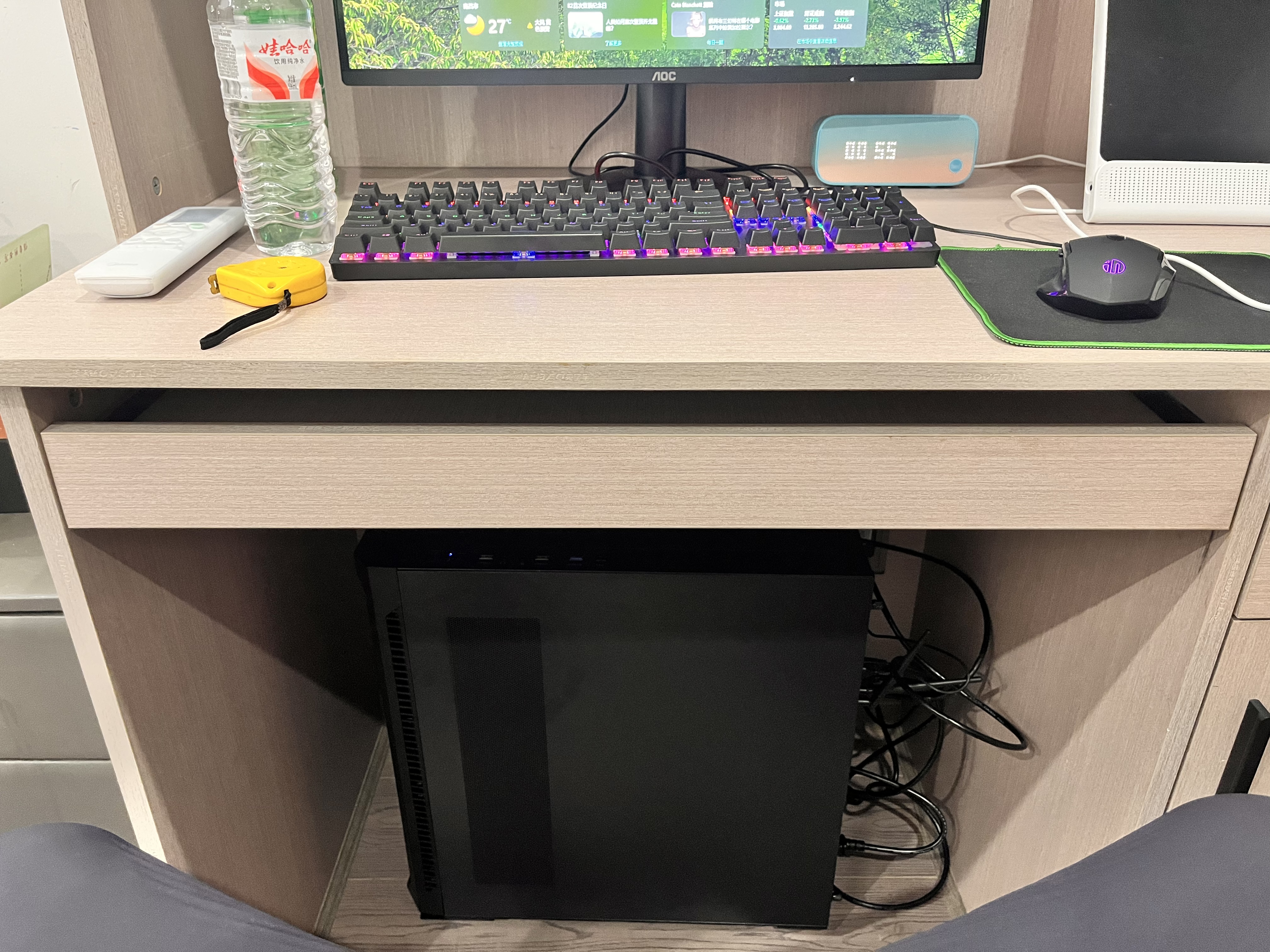 AOC 24.5英寸 180Hz高刷护眼办公 IPS HDR G-SYNC认证 出厂校色 低蓝光不闪 电竞电脑显示器 25G51F 实拍图