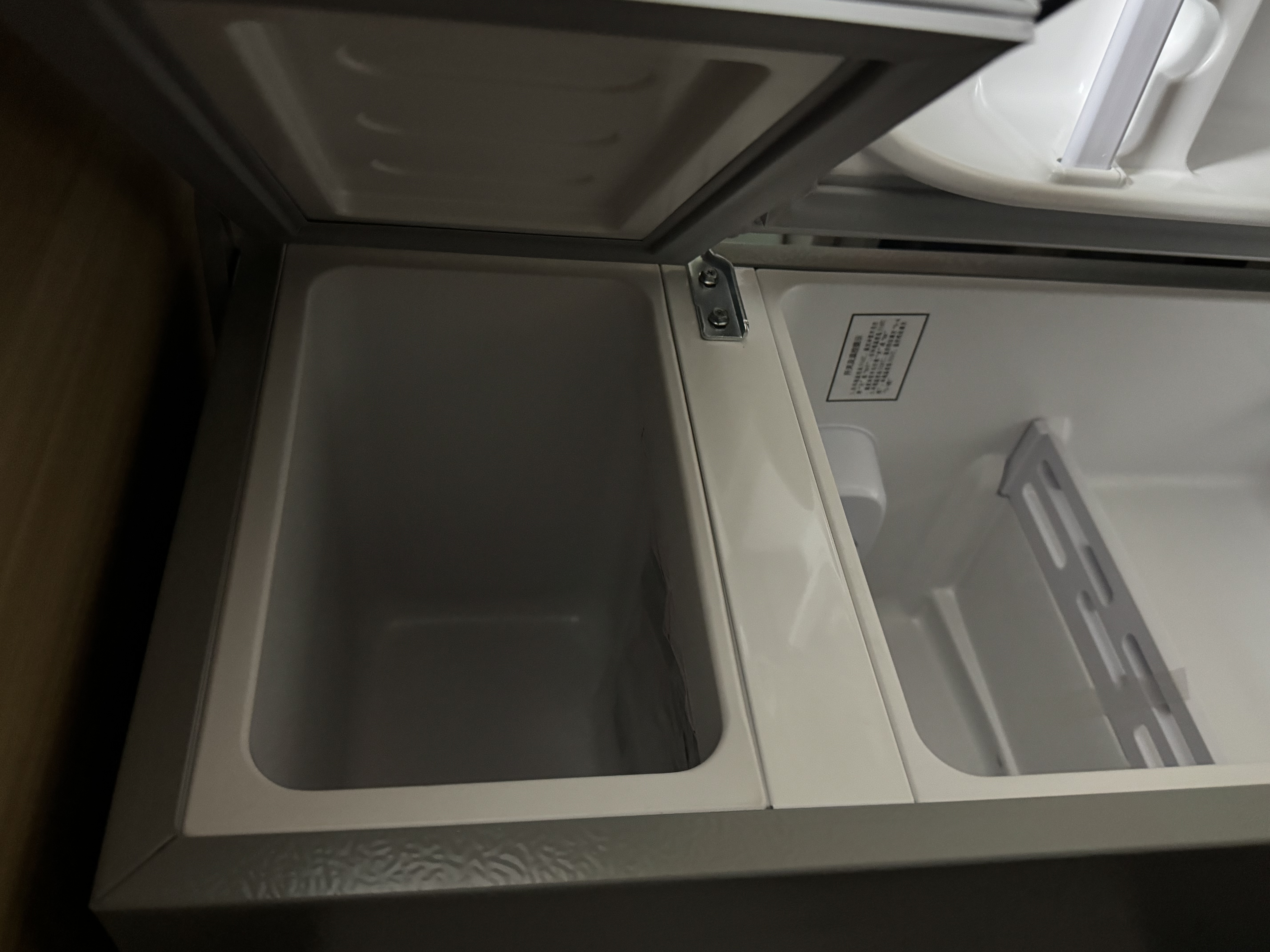 志高（CHIGO）小冰箱迷你小型家用冷藏冷冻两用宿舍出租房用双门办公室电冰箱节能省电 【净化除味】58L银色【一级能效丨全国联保】 实拍图