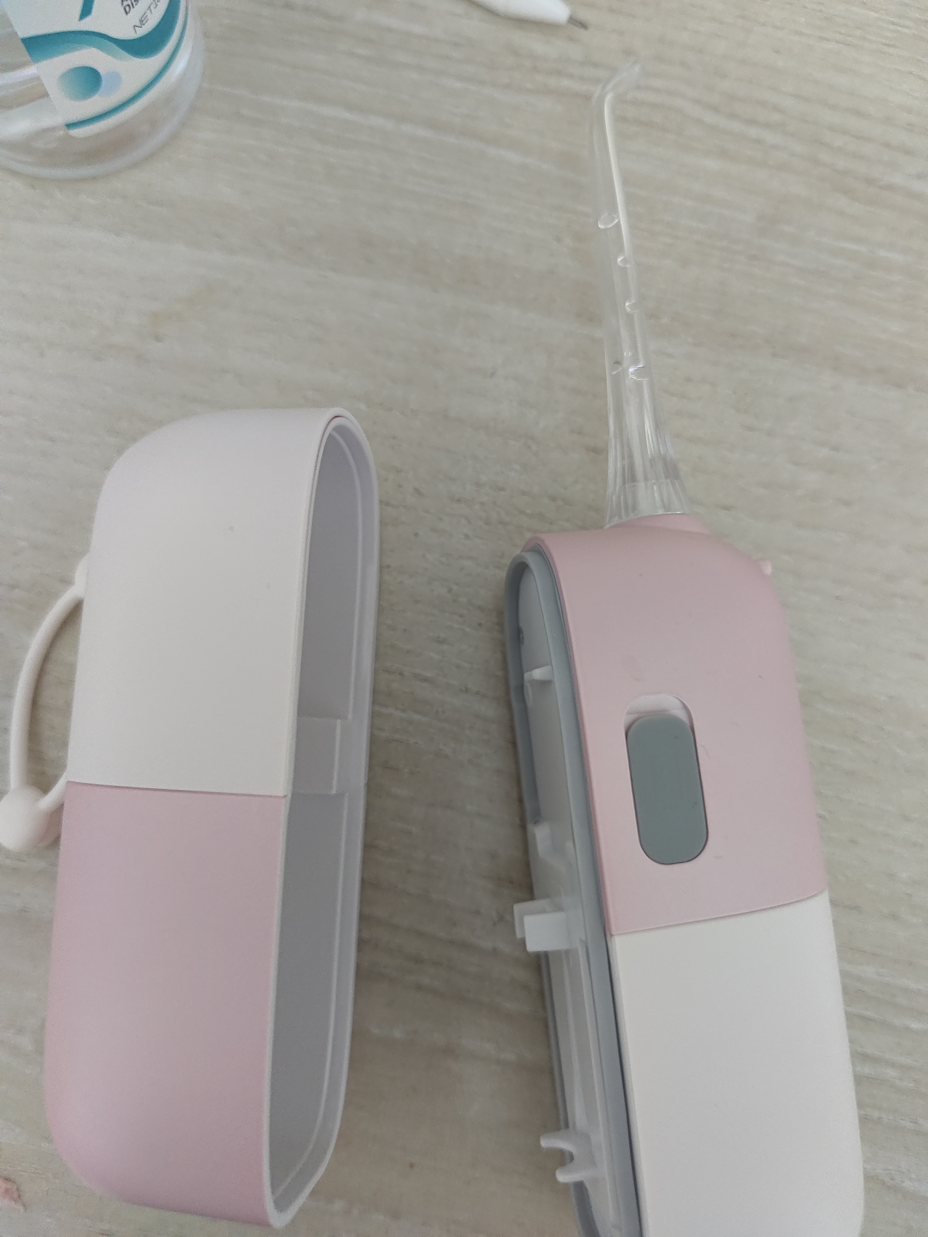拜尔便携冲牙器正畸专用专业电动洗牙洁牙冲洗器水牙线礼盒装七夕V6粉黛柔雾 实拍图