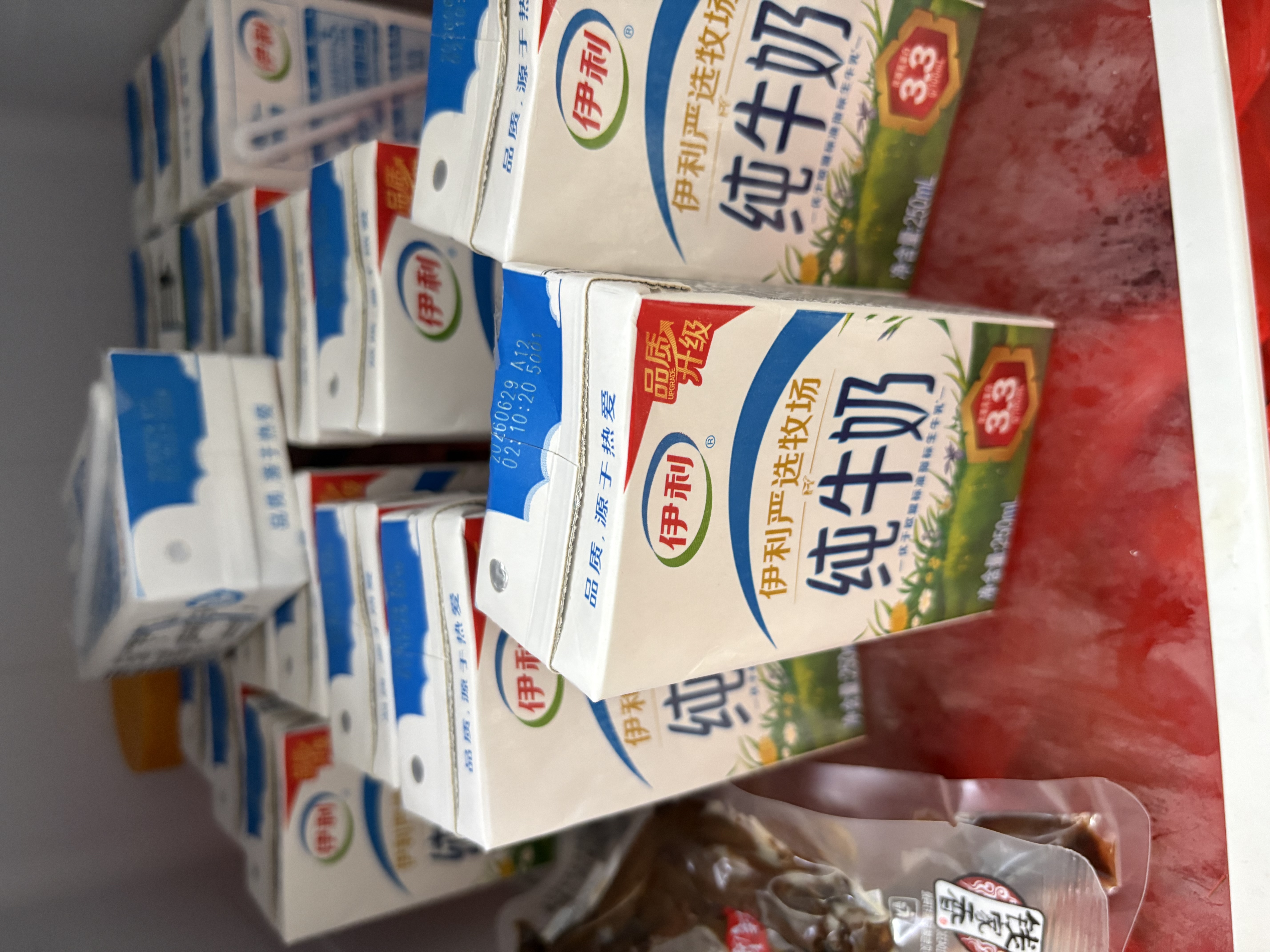 伊利纯牛奶系列 全脂营养乳蛋白 营养细化 多种规格可选 礼盒装 【长辈送礼】严选纯牛奶24盒 6-7月产 实拍图