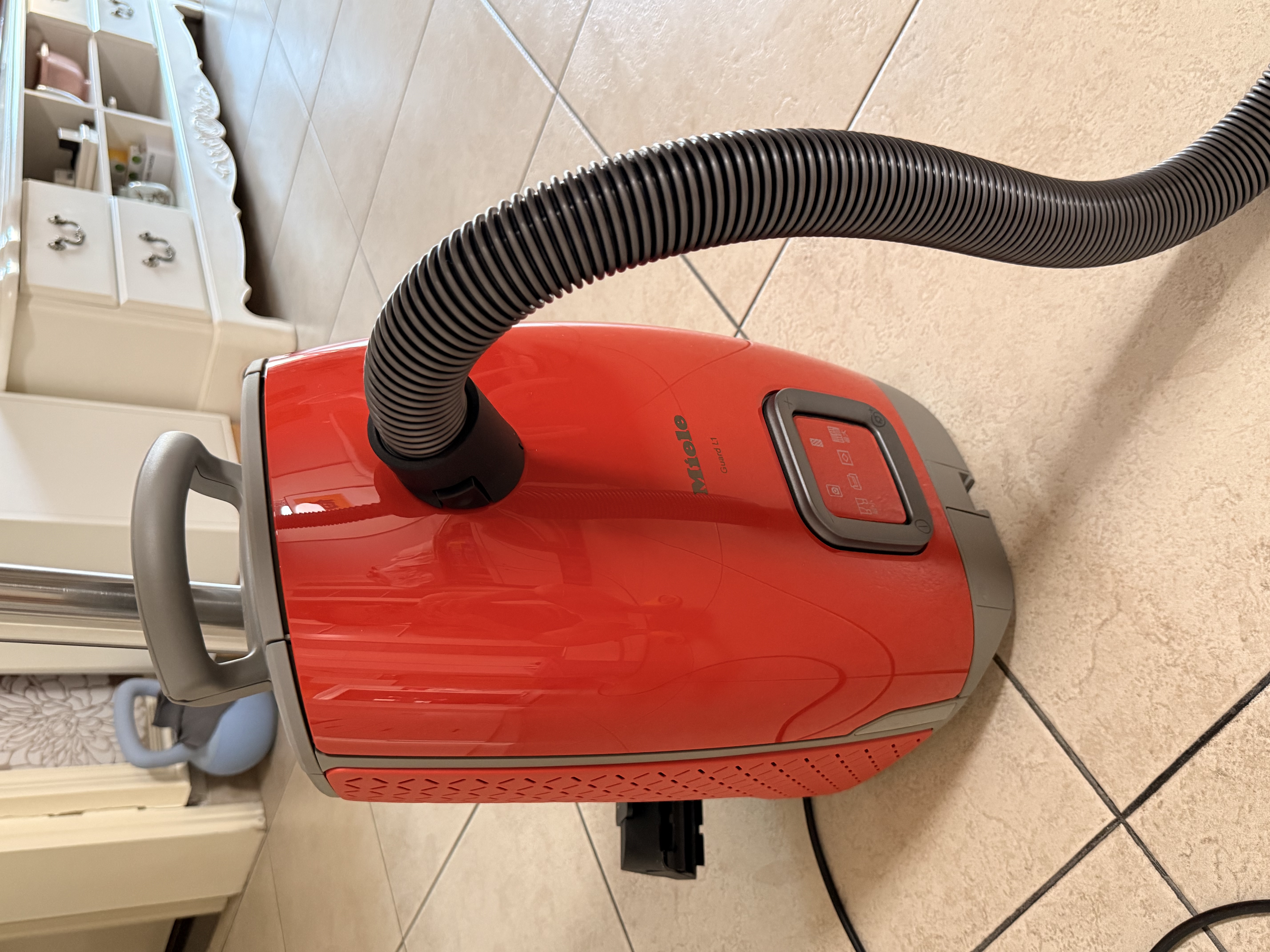 美诺（Miele）欧洲原装进口 家用卧式吸尘器大功率强吸力除尘吸灰多场景可用 政府补贴 七夕情人节礼物 L1霜叶红 实拍图
