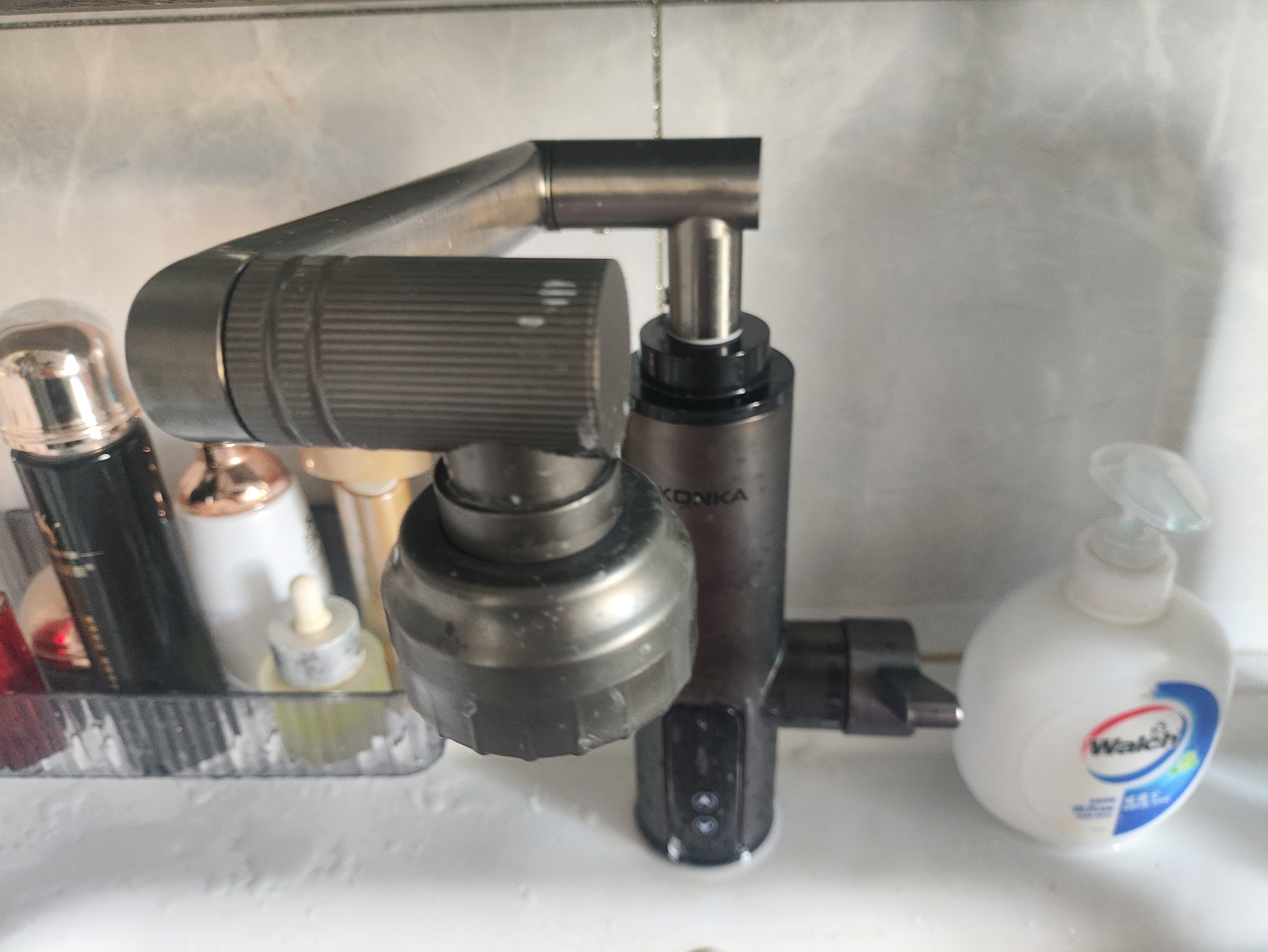 康佳电热水龙头即热式下进水热水器速热变频恒温机械摇臂水龙头厨房卫生间家用冷热调节电热水器厨房宝 【变频恒温】银河灰+2档机械摇臂+漏保插头 实拍图