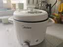 美的（Midea）电煮锅 泡面火锅宿舍小电锅 电蒸锅 多功能家用电热锅 2.6L蒸煮一体 小型2-3人用 配带蒸笼XZE2076 实拍图