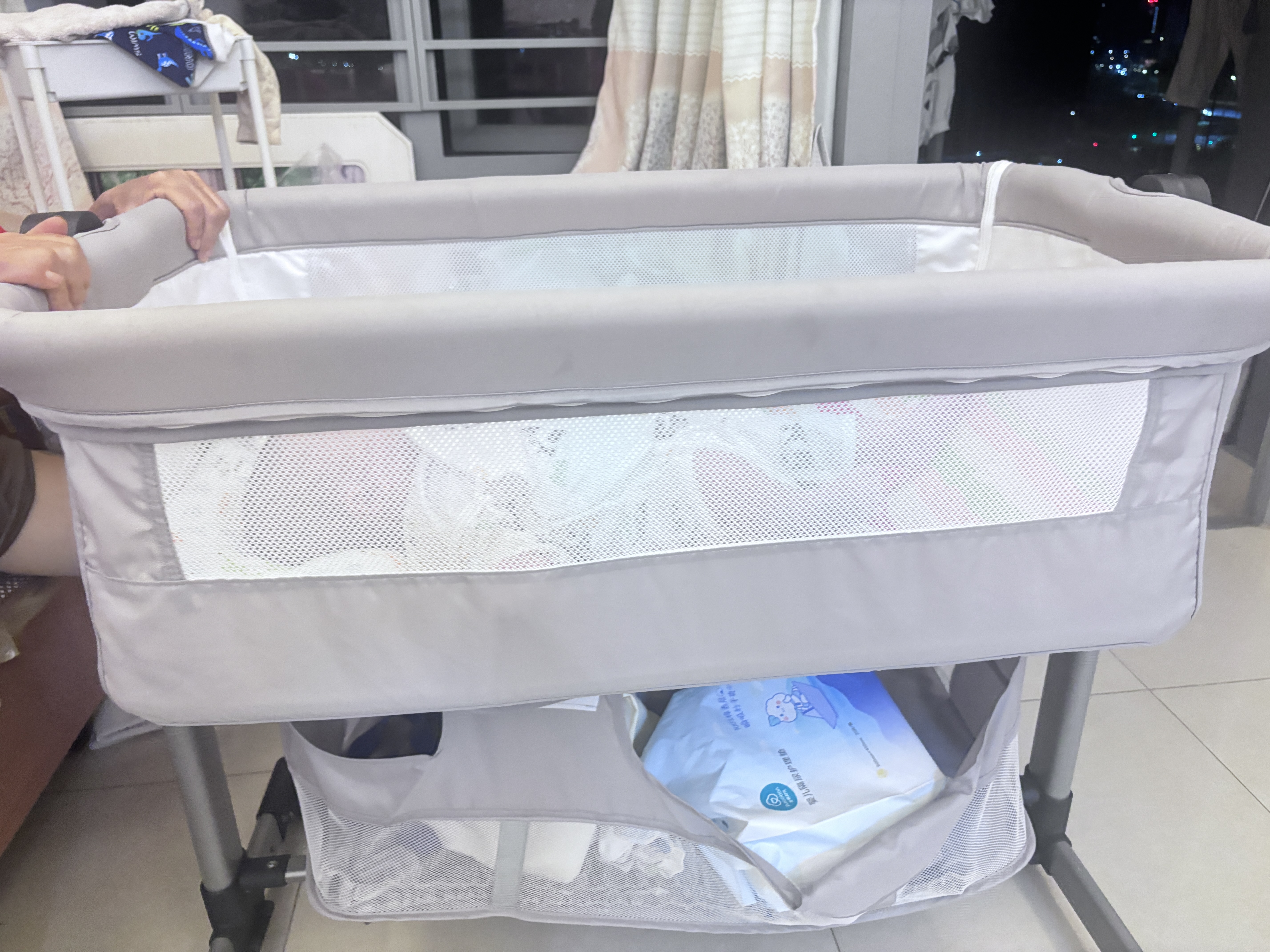 Trimigo（泰美高）婴儿床多功能拼接移动床尿布台宝宝摇摇床摇篮折叠小户型新生儿床 婴儿哄睡神器bb床—灰 实拍图