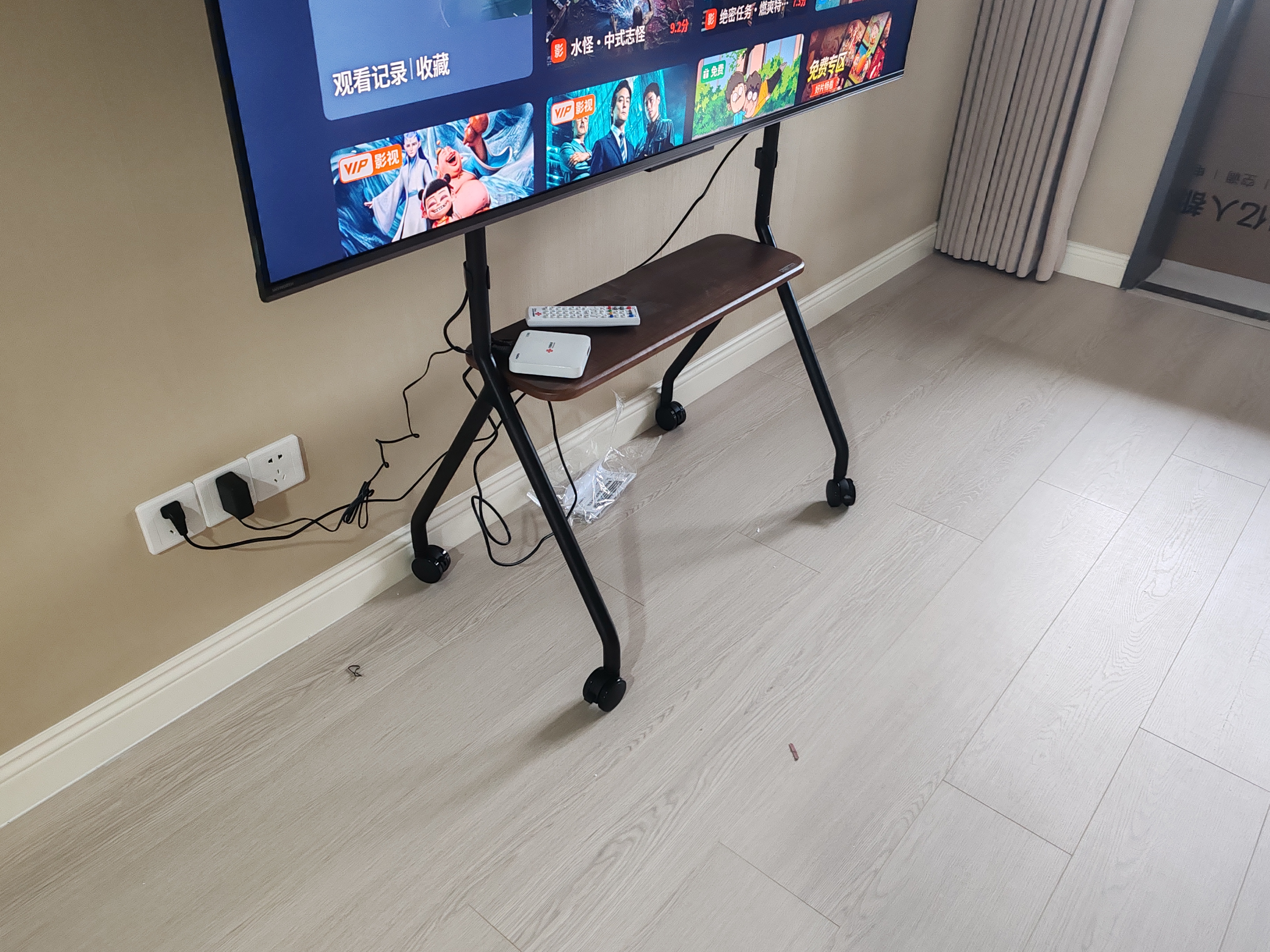 Brateck北弧43-75吋电视支架移动电视艺术支架落地支架65可移动电视架电视挂架55推车电视机移动支架FS350 实拍图