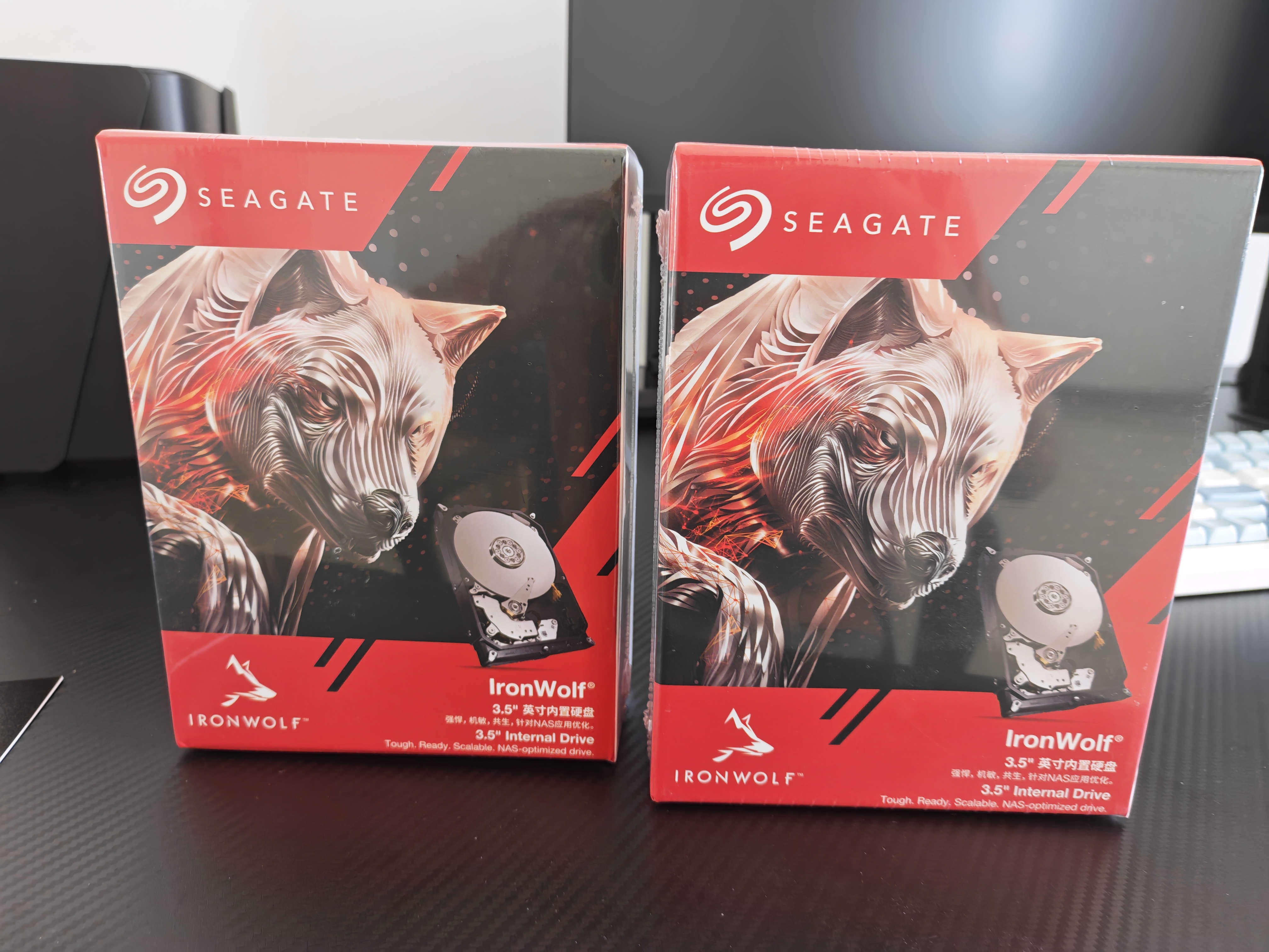希捷（SEAGATE）NAS硬盘 4TB 256MB 机械硬盘 CMR垂直 静音低耗 数据恢复服务 3.5英寸 希捷酷狼 ST4000VN006 实拍图