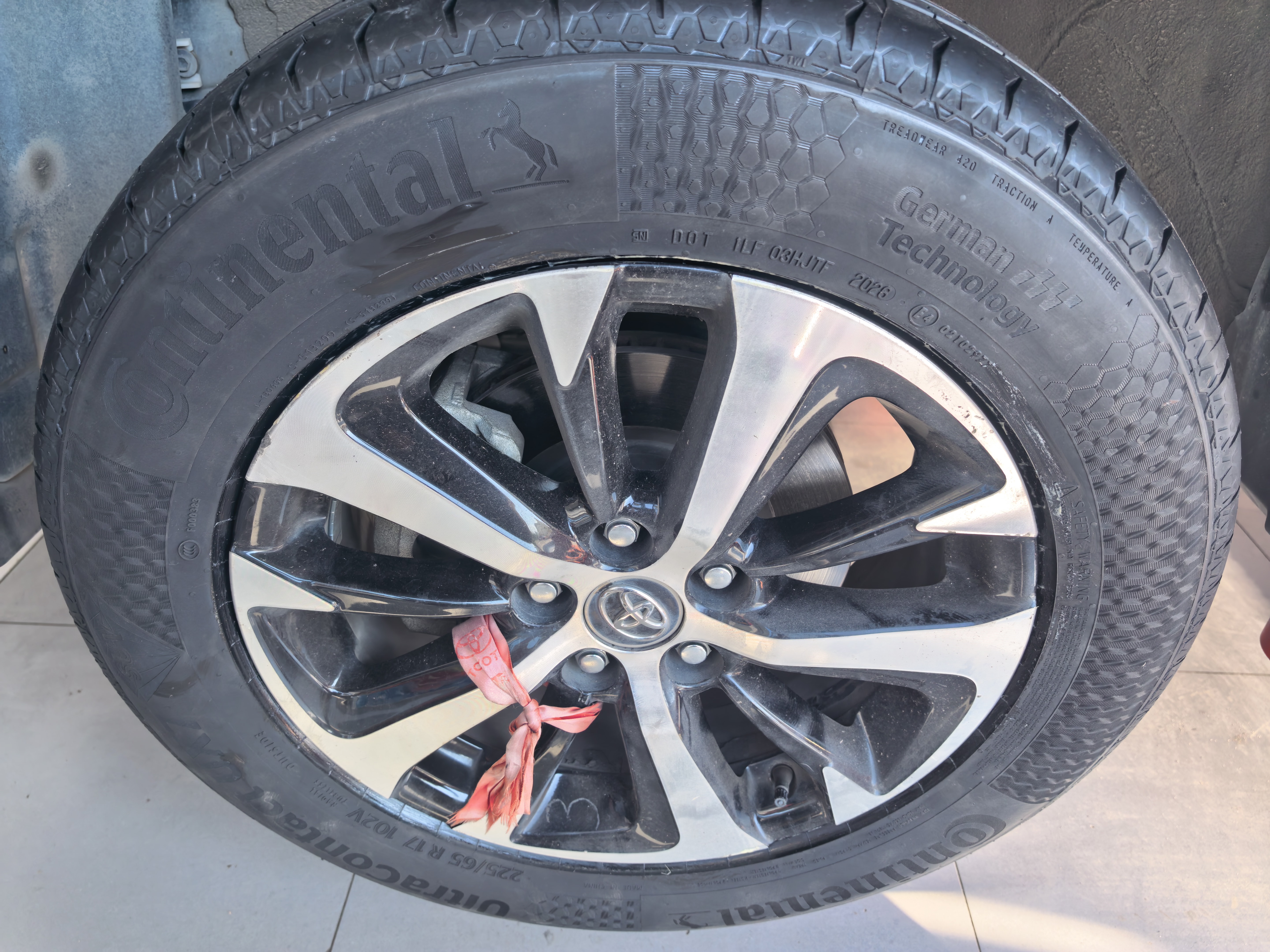 马牌（Continental）汽车轮胎 225/65R17 102V FR UX7 适配丰田 RAV4 哈弗 H6 实拍图