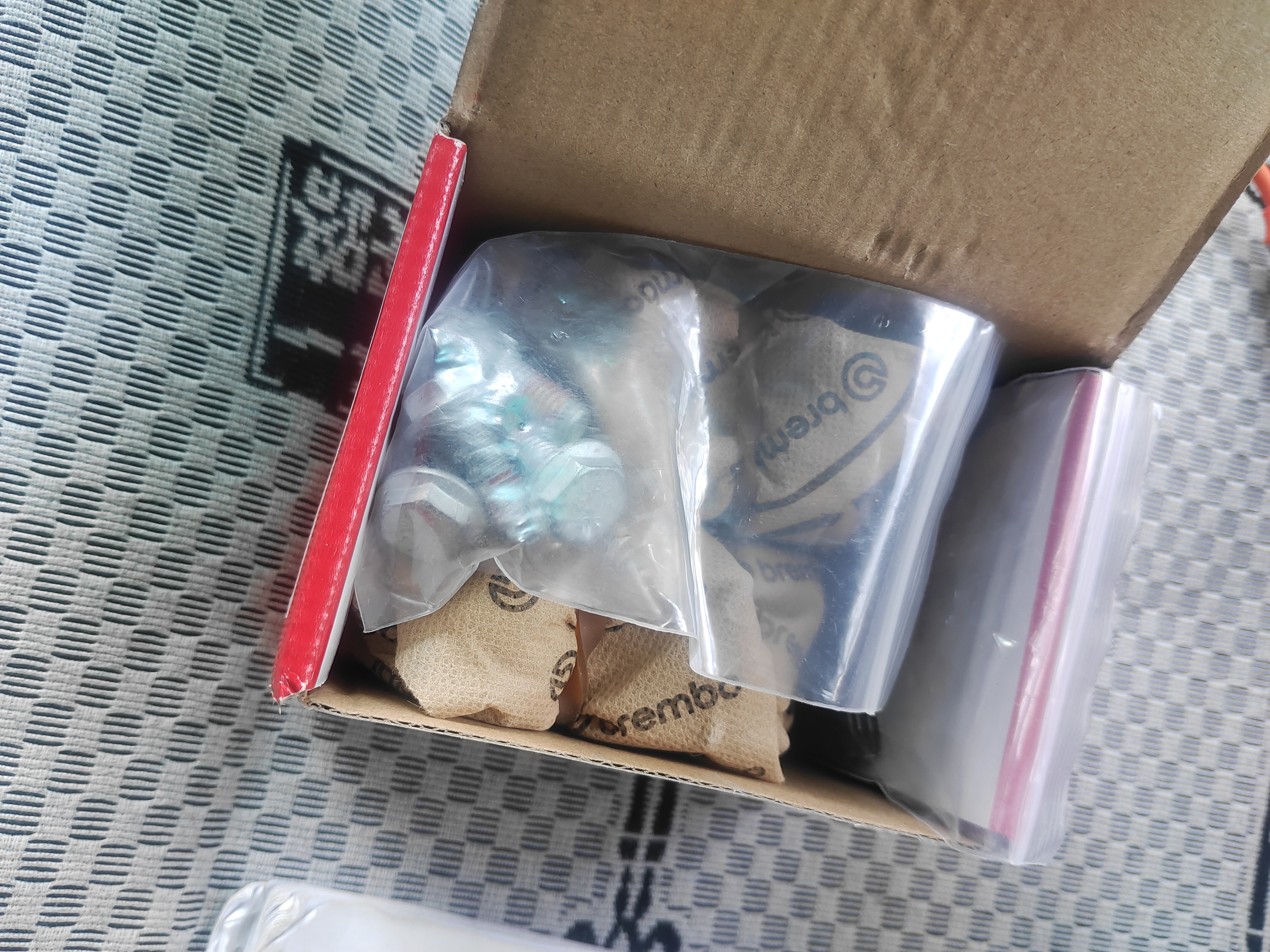布雷博（Brembo）刹车片后片奥迪A4A6标致208307高尔夫POLO帕萨特宝来朗逸朗行明锐 实拍图