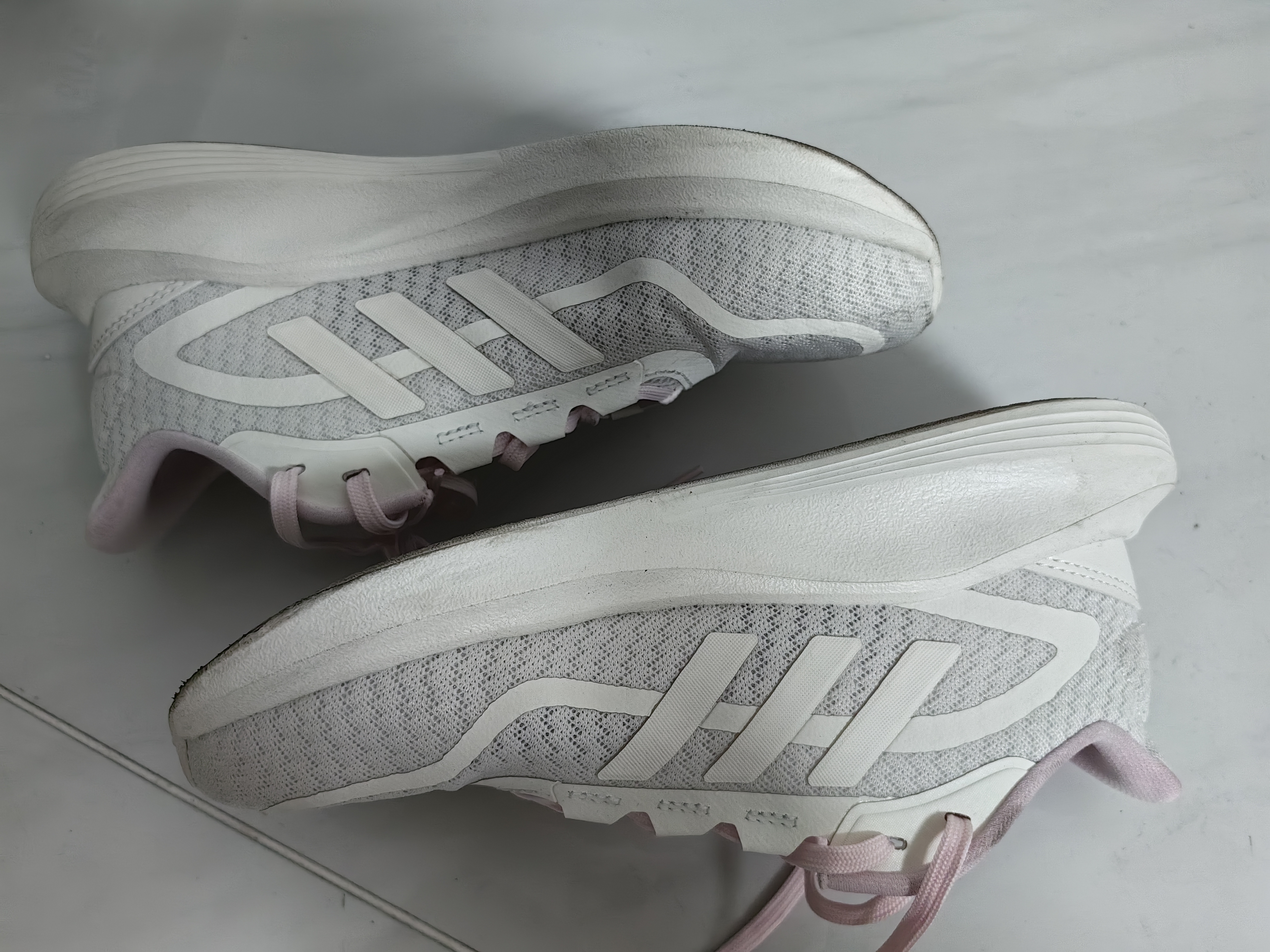 阿迪达斯（adidas）女鞋跑步鞋减震防滑耐磨舒适跑步运动鞋 C白/CL粉/灰色 36.5 实拍图