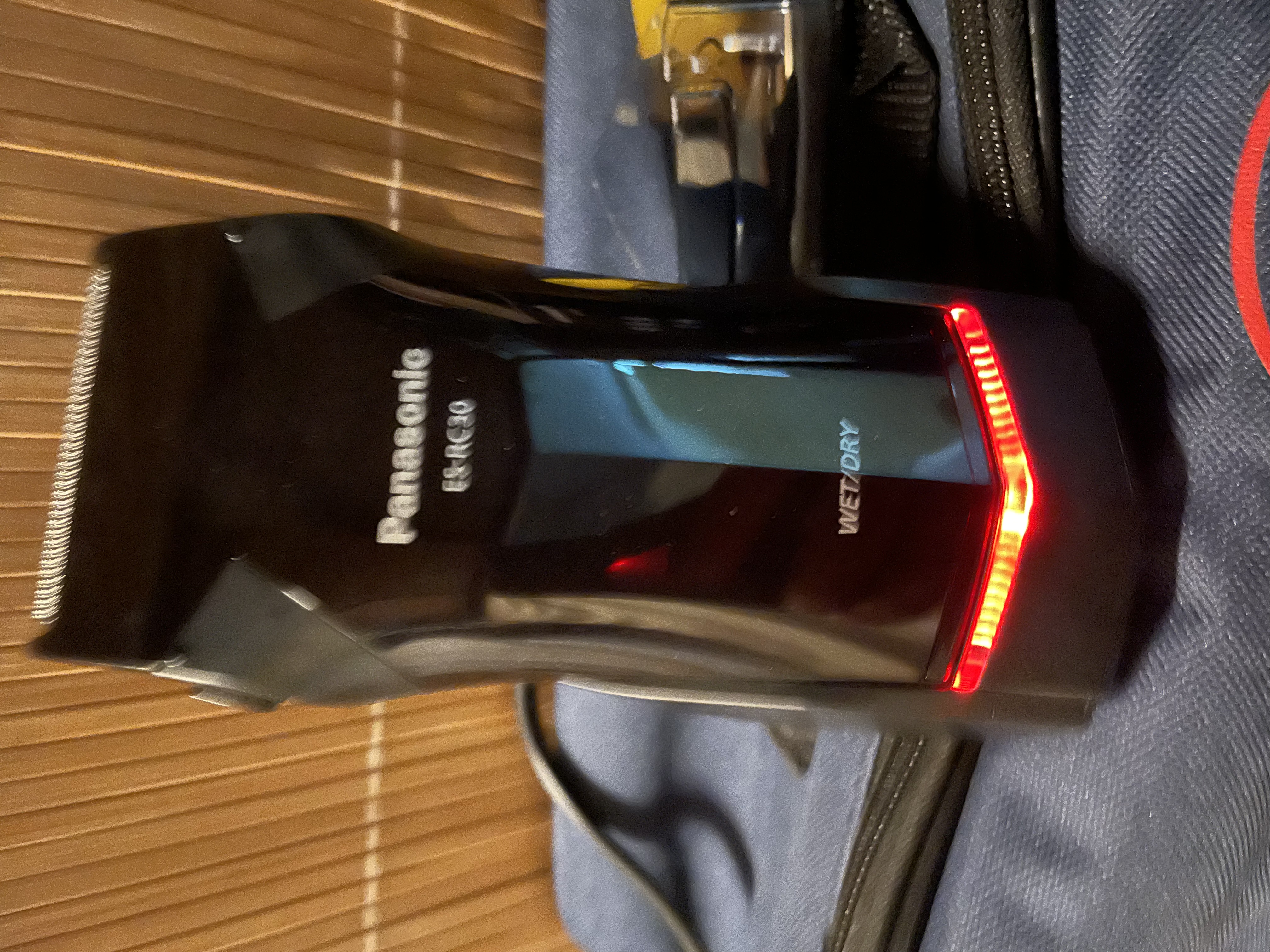 松下（Panasonic）电动剃须刀往复式男士电动刮胡刀进口精钢单刀头全身可水洗长续航送男友生日七夕礼物RC30干湿双剃 实拍图