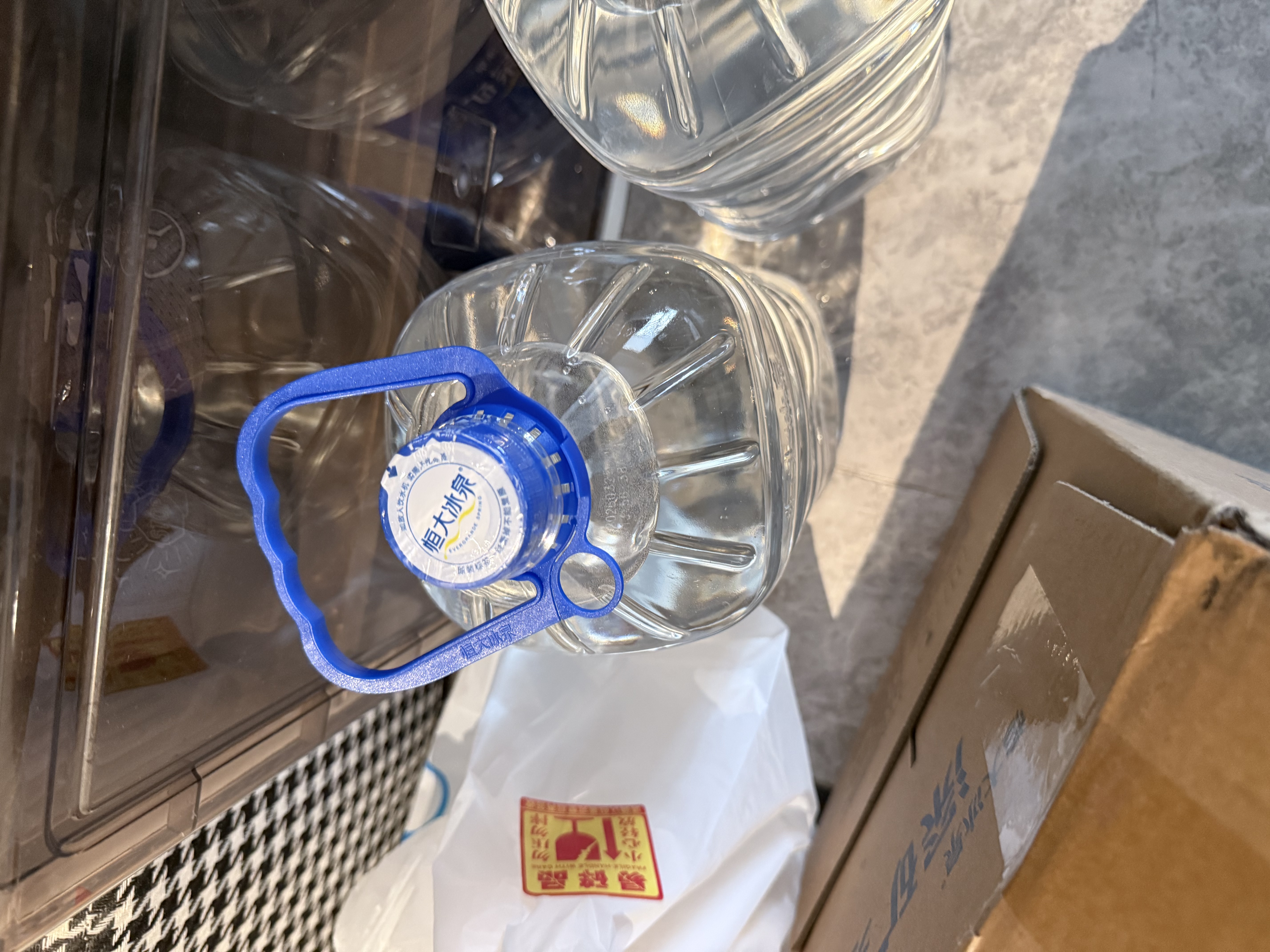 恒大冰泉天然饮用矿泉水4L*4桶整箱装大桶泡茶露营桶装水京东自营热门商品 实拍图