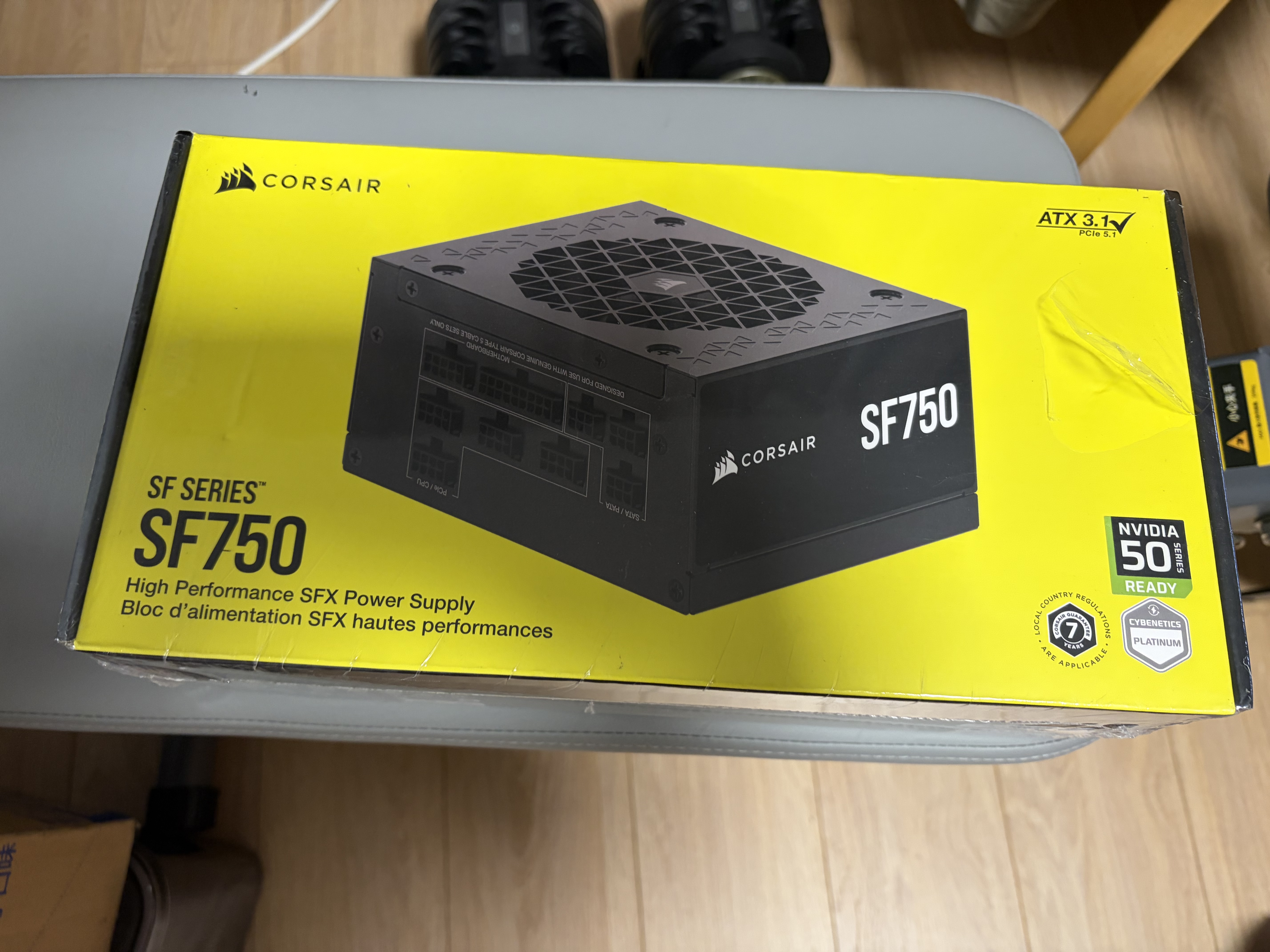 美商海盗船SF750 750W电源 SFX尺寸 白金认证 全模组 ATX 3.1/PCIe 5.1 全日系电容 低噪音 实拍图
