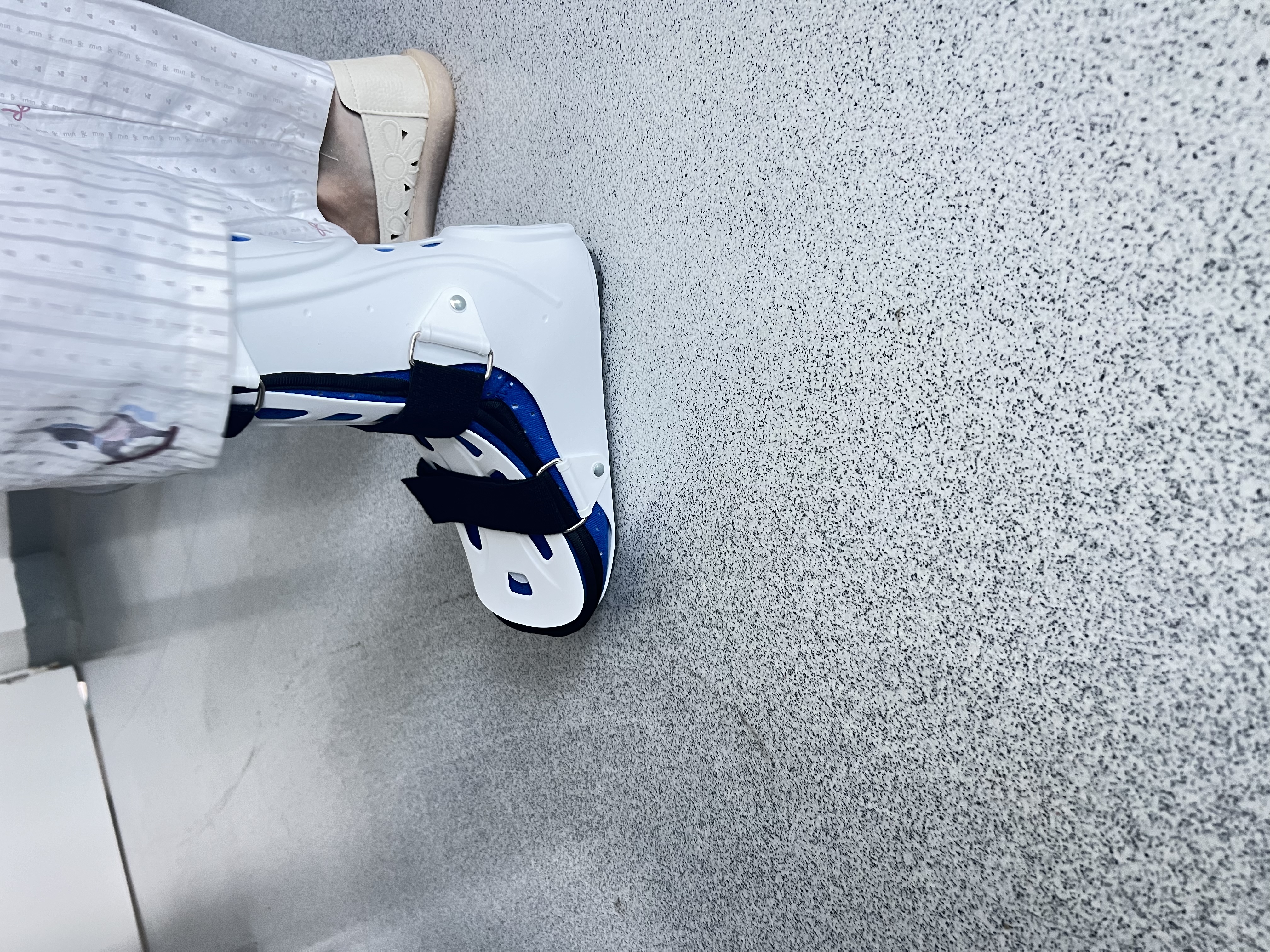 冠爱（GUANAI）医用踝关节固定支具脚踝跖骨脚面骨折扭伤支架护具康复护踝石膏鞋 实拍图