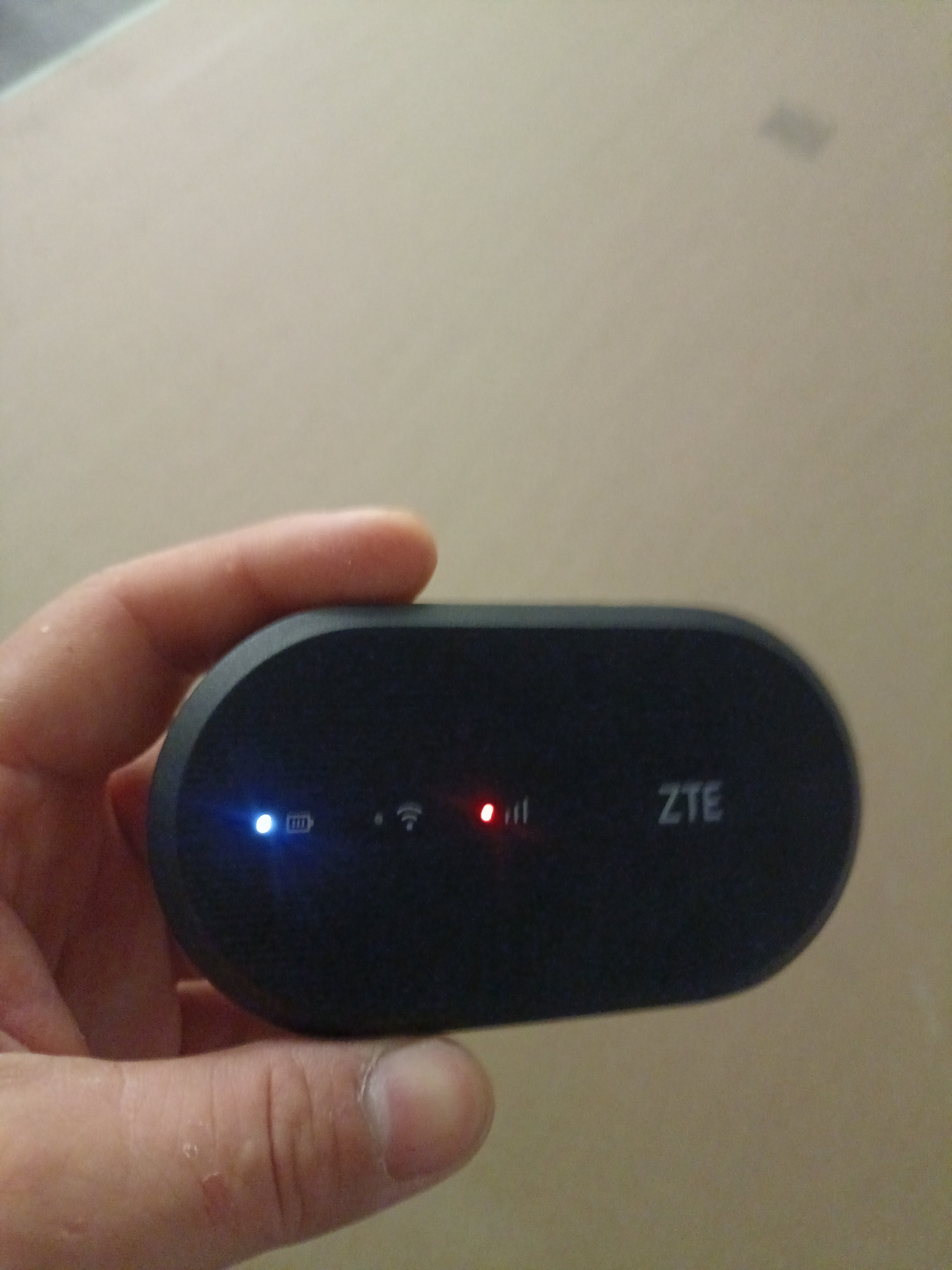 中兴随身wifi6【送1500G流量】无线移动支持5G/4G设备插卡路由器宿舍车载户外上网便携高速流量不限速 黑色【 WiFi6 双网切换 】旗舰版免插卡 实拍图