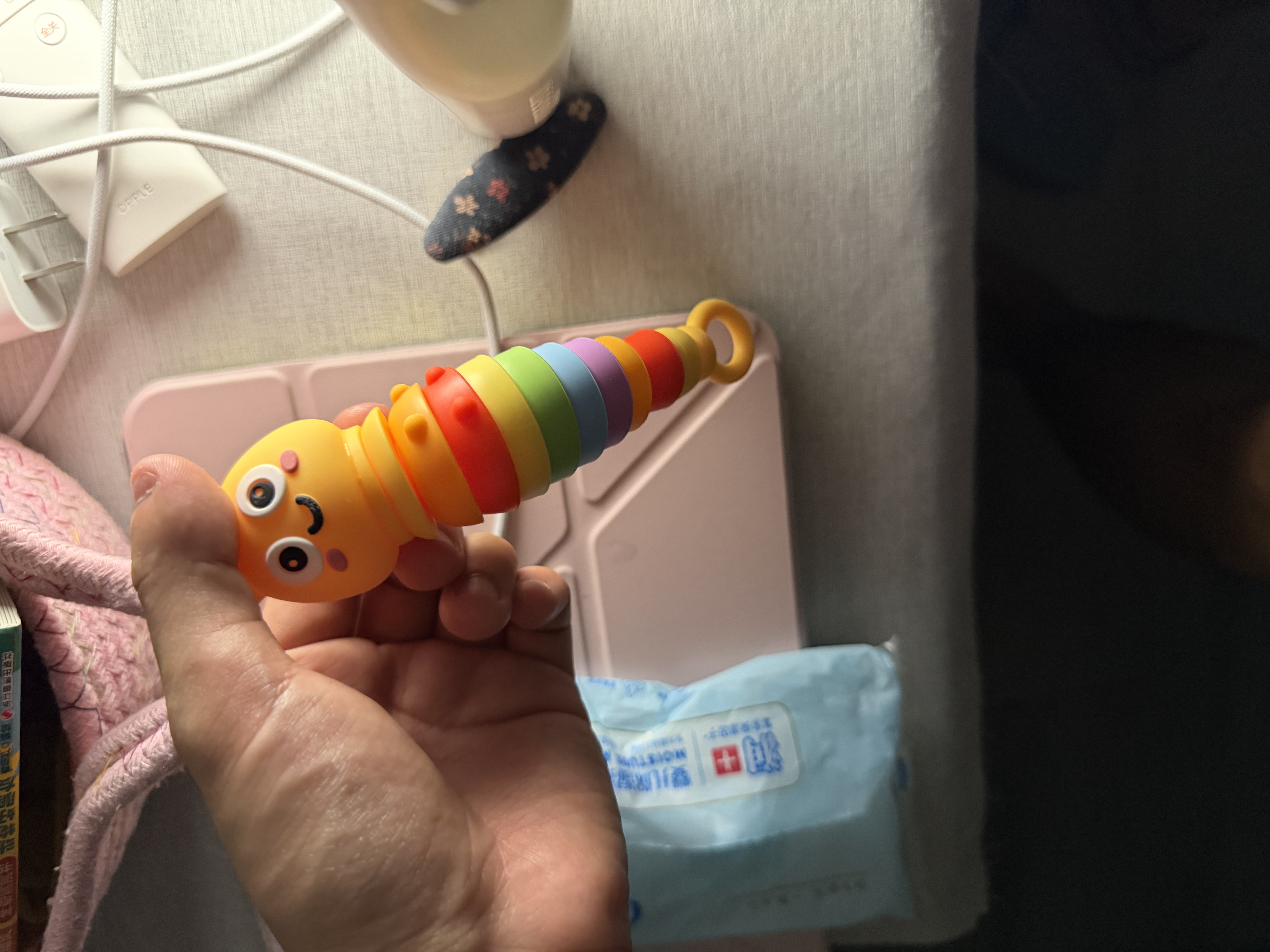 马博士婴儿牙胶硅胶牙咬胶0-1岁宝宝摇铃玩具安抚百变扭扭毛毛虫黄色 实拍图