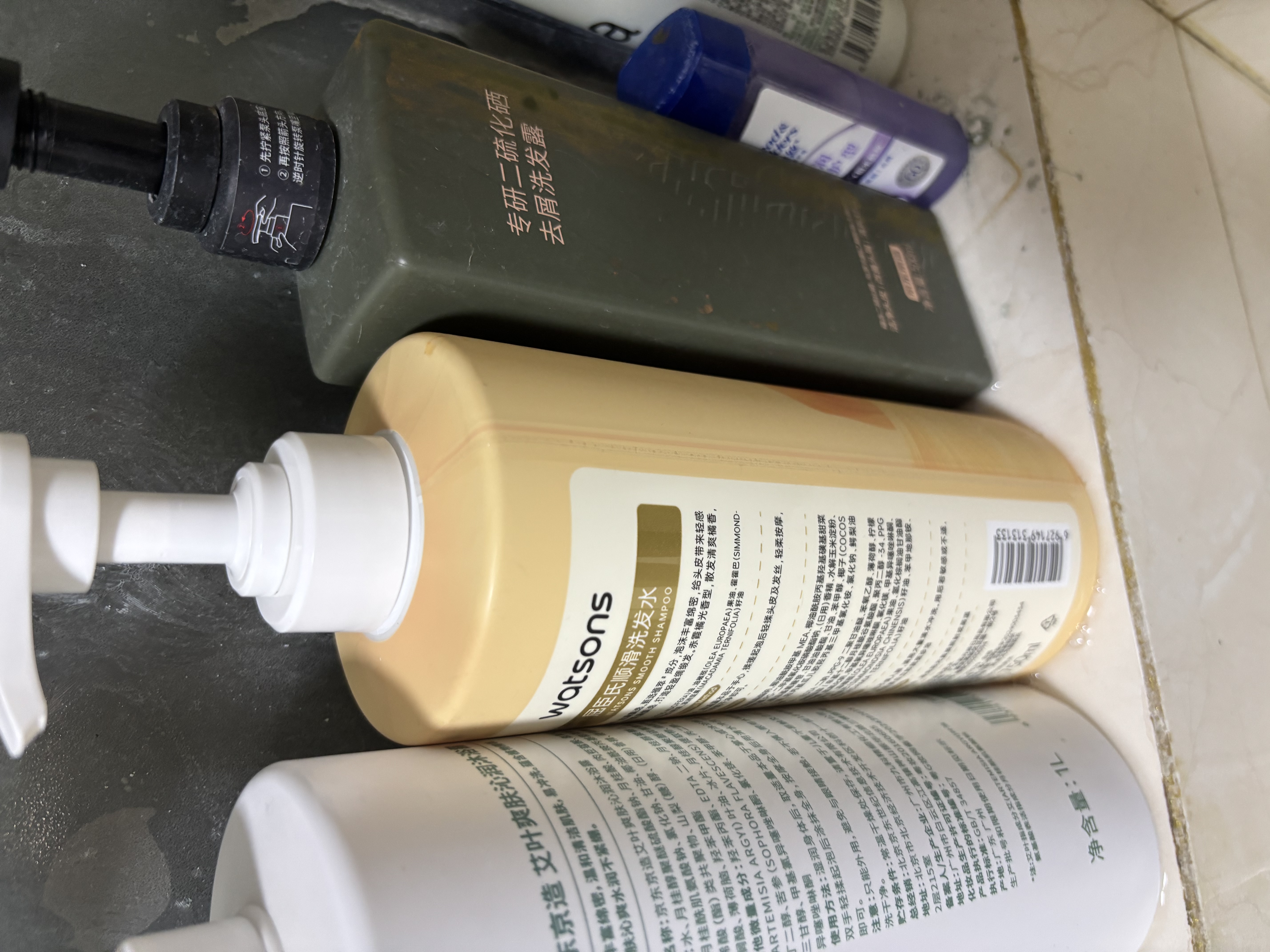 屈臣氏柔顺洗发水750ML （超值贩量 柔顺发丝 清香怡人） 实拍图