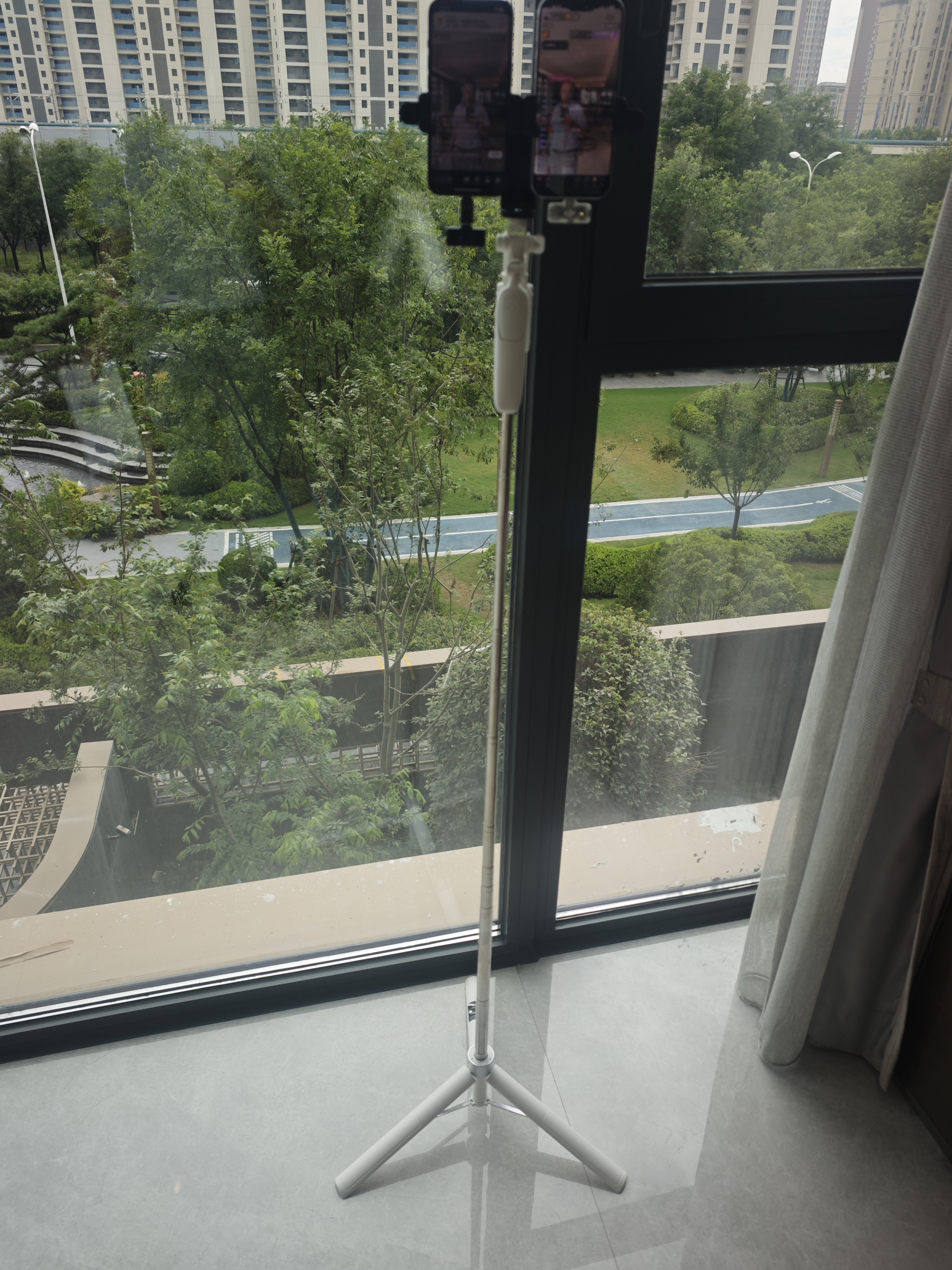 李森【热销100W+】自拍杆手机支架落地360度旋转防抖自动三脚架跟拍直播拍照神器拍摄演唱会2026新款 实拍图