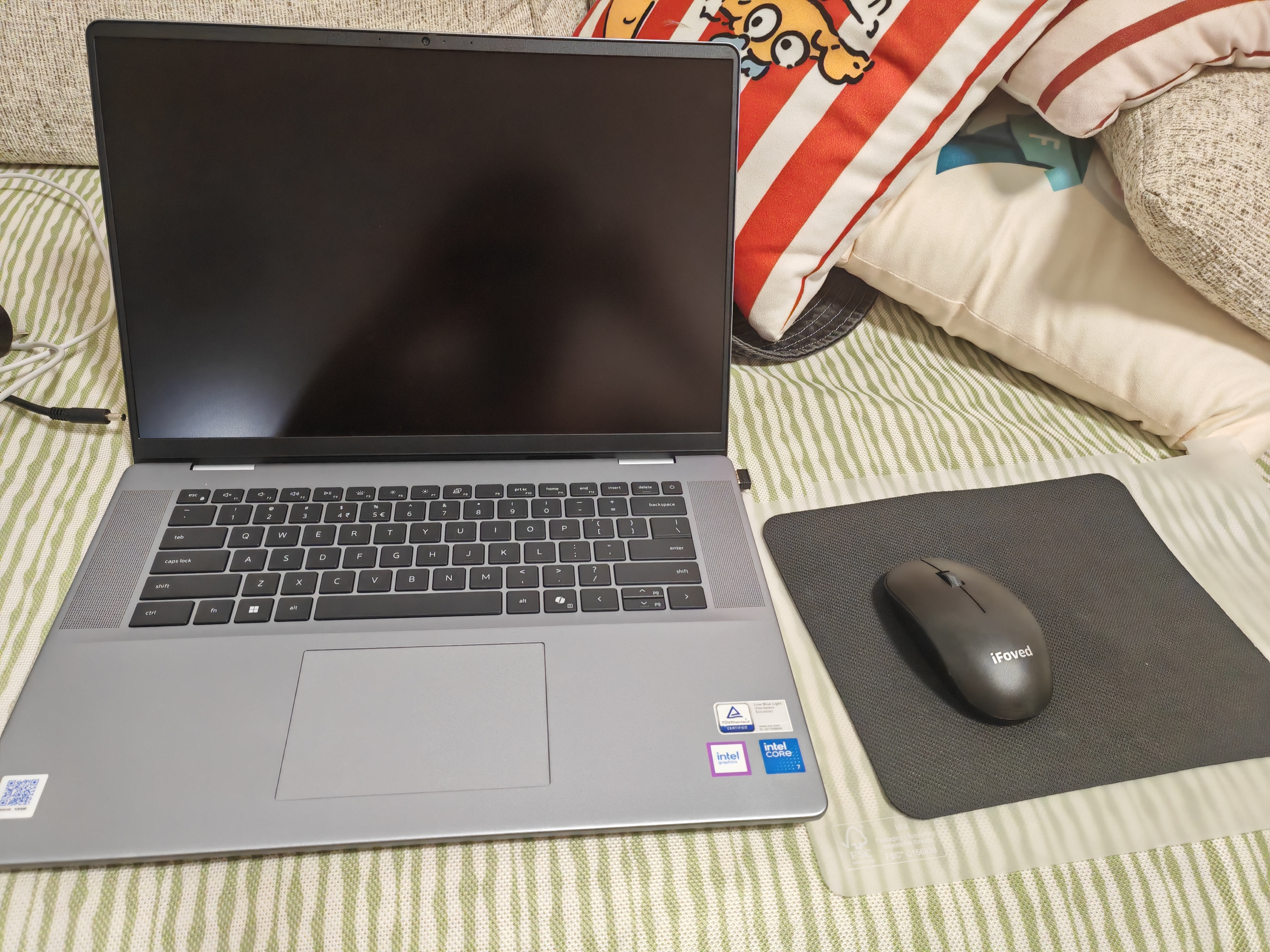 戴尔（DELL）灵越16Plus 7640【2026补贴15%新品】16英寸超轻薄金属笔记本电脑AIPC商务办公学生手提全能超极本 标压酷睿core7-240H 2.5K高清屏120Hz 32G DD 实拍图