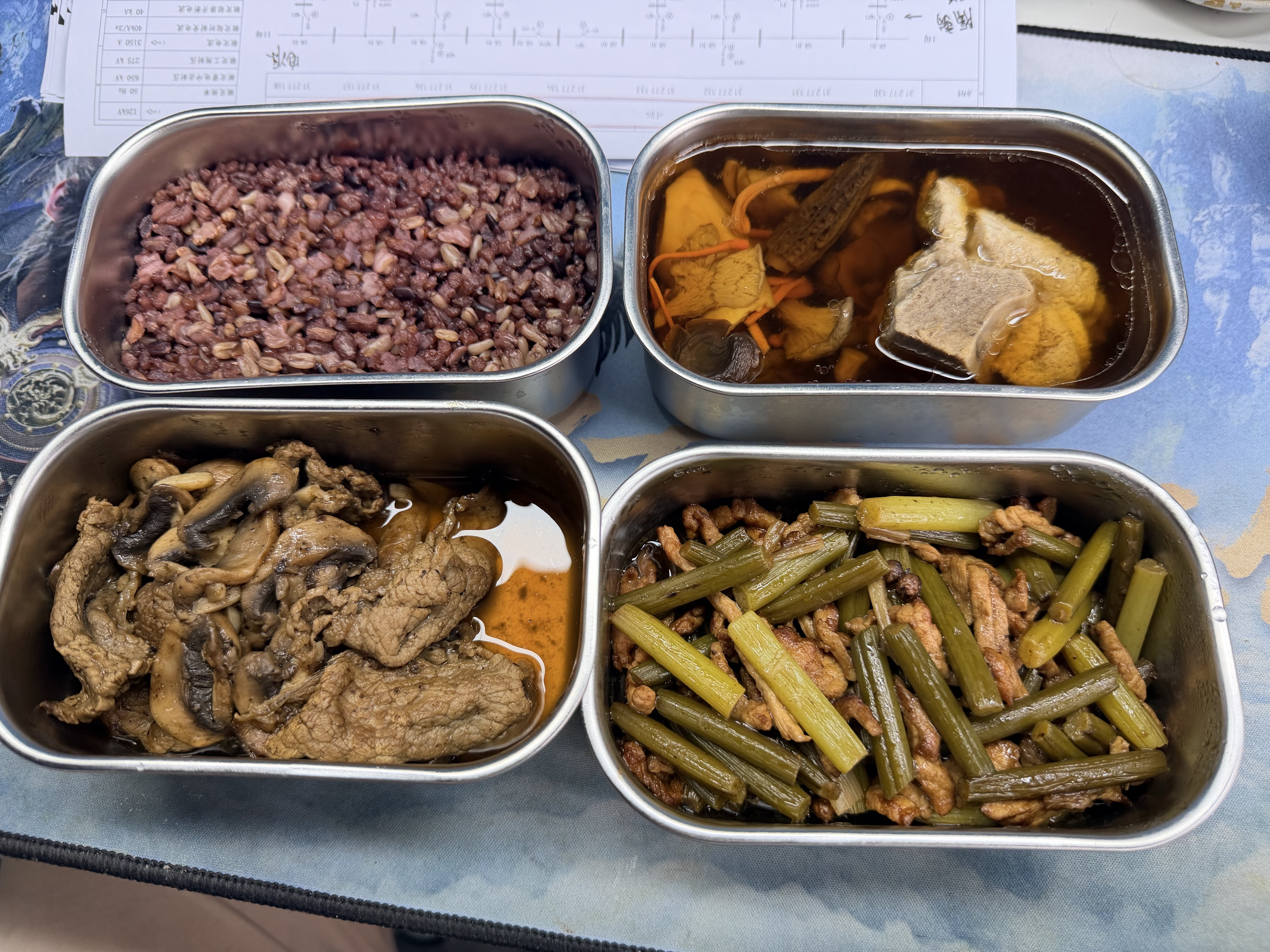 小熊（Bear）有钛电热饭盒 加热饭盒 上班热饭神器京东自营插电式电加热饭盒 不锈钢双层四胆1.6L DFH-G16W7 实拍图