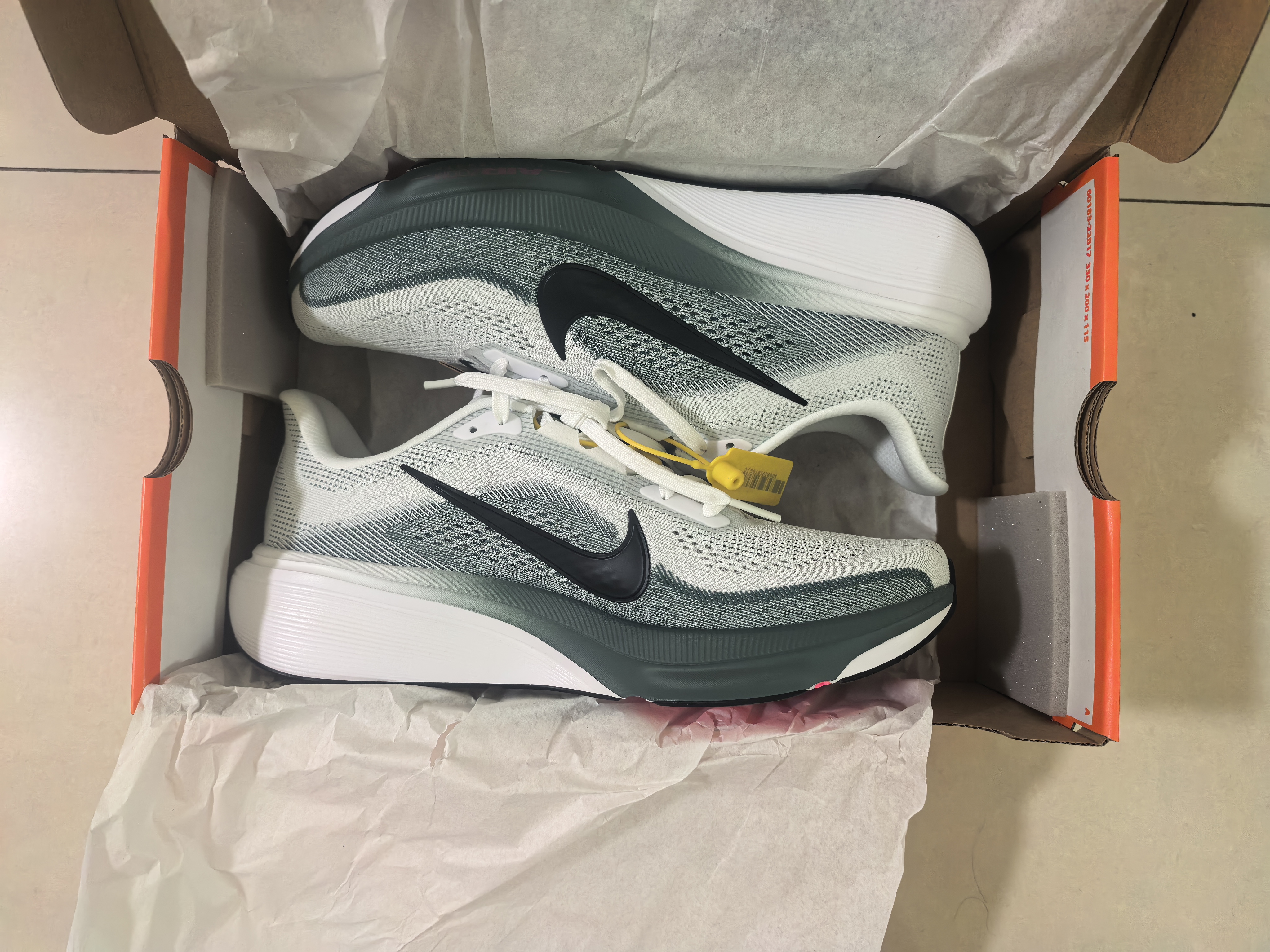 耐克NIKE男子缓震跑鞋 ZOOM PEGASUS 42飞马42跑鞋IB1873-110白42 实拍图