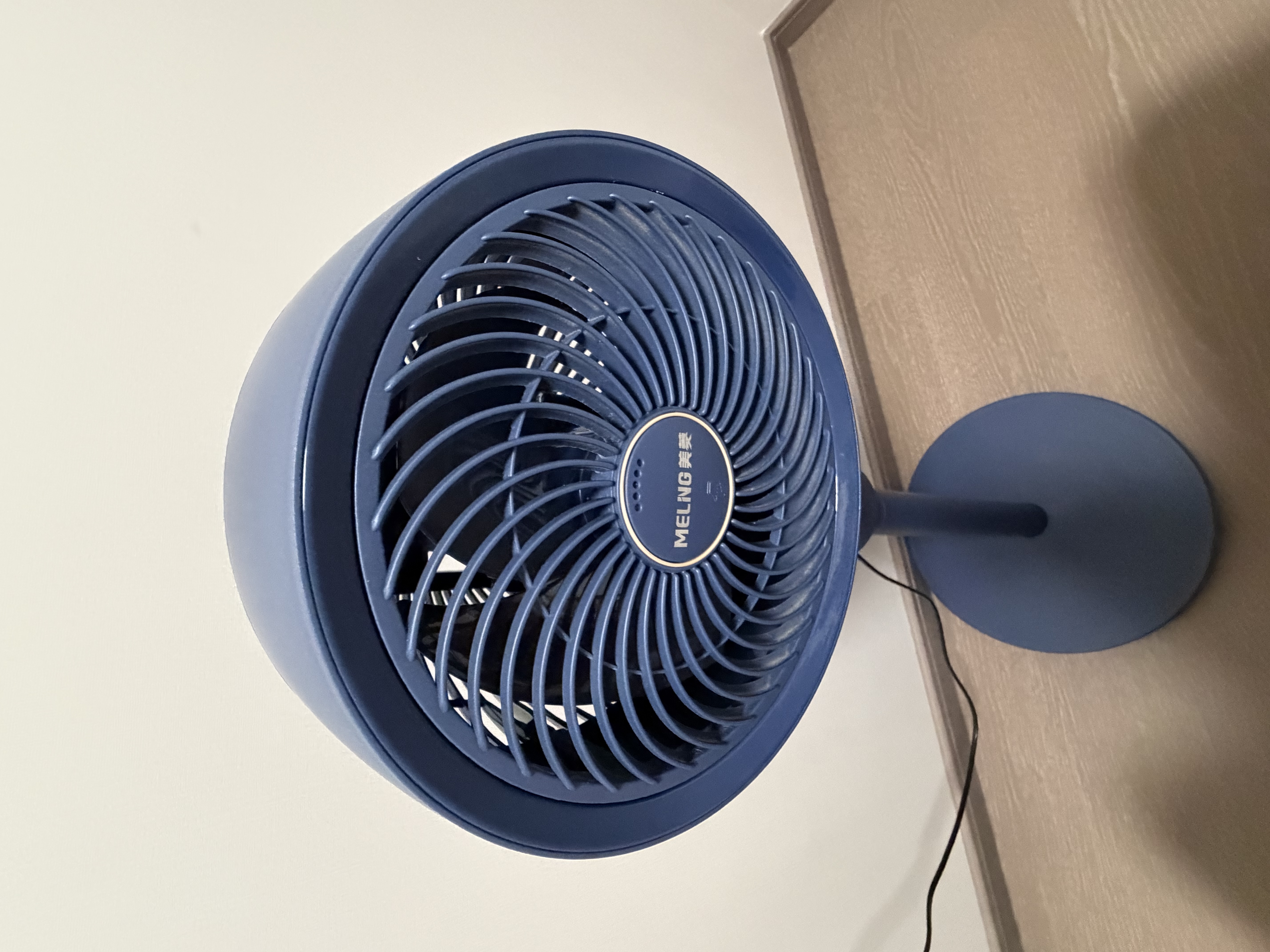 美菱（MeiLing）空气循环扇/家用电风扇落地办公涡轮换气对流扇摇头节能交流定频风扇台立两用MPF-DX501机械香薰款 实拍图