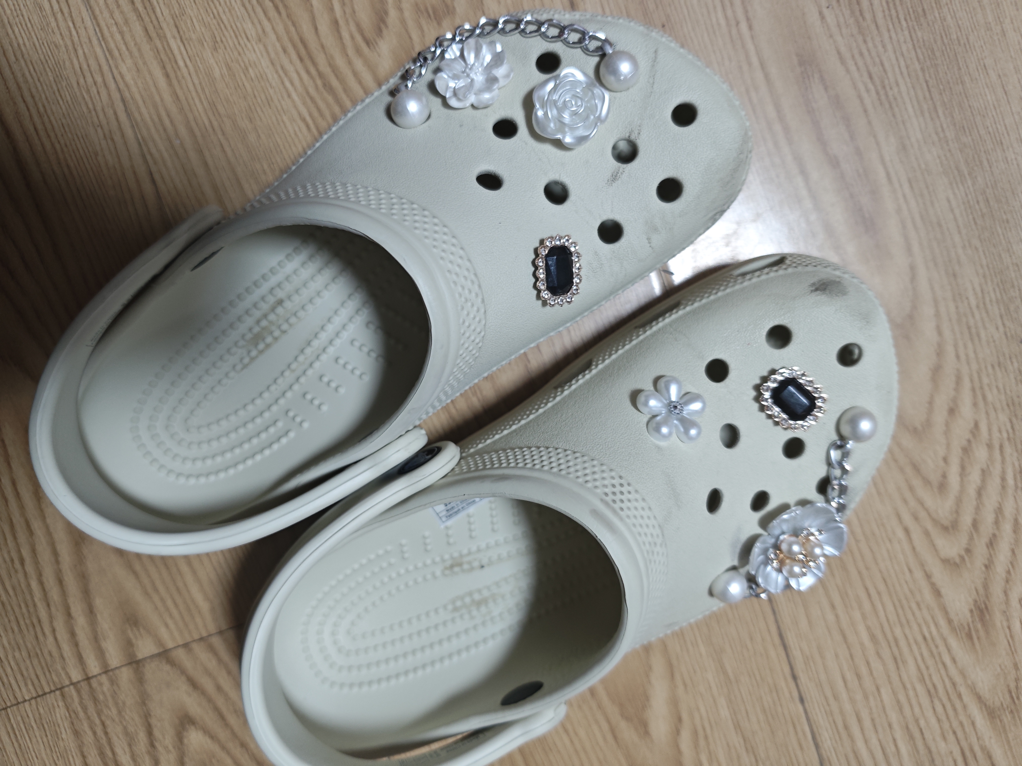 卡骆驰（CROCS）（crocs）经典Clog男女洞洞鞋一脚蹬沙滩鞋 CR10001-2Y2  37  实拍图
