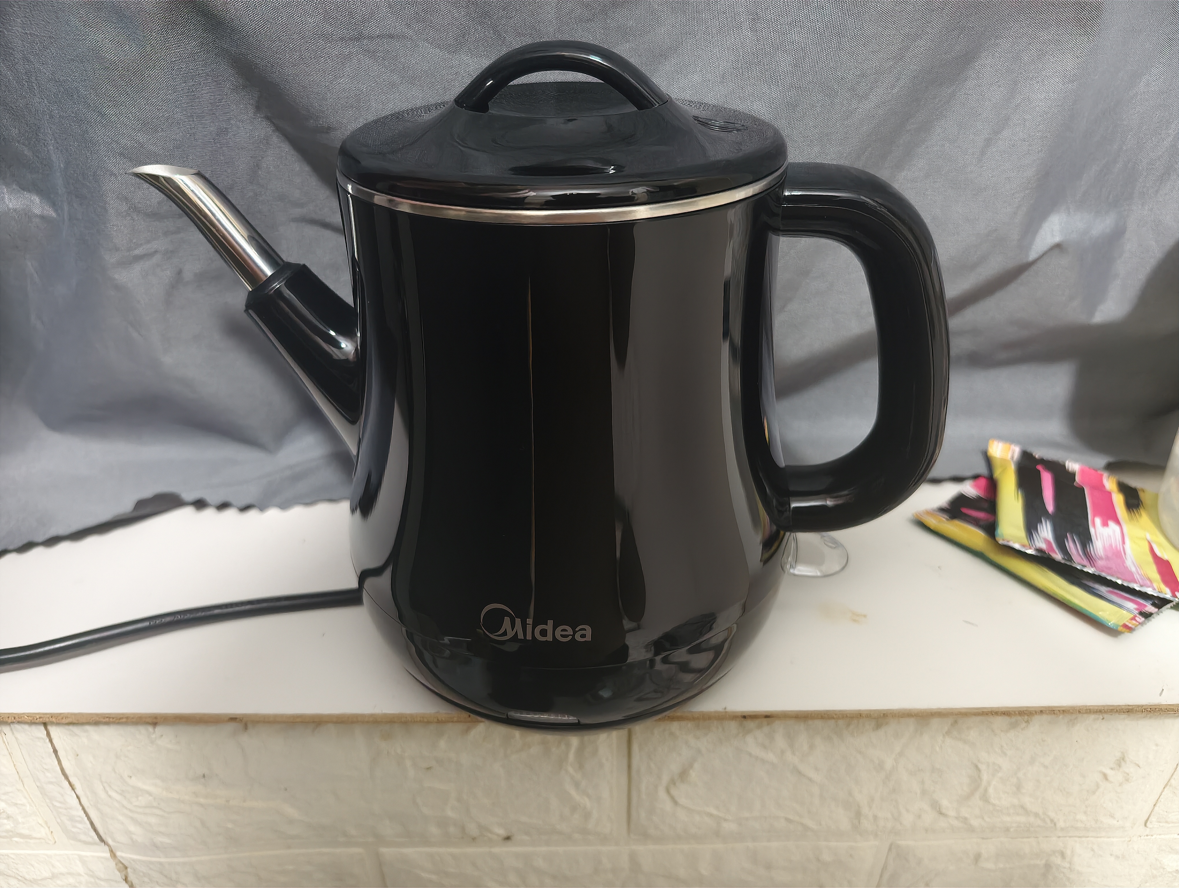 美的（Midea）电热水壶 双层防烫烧水壶热水壶煮茶器电茶炉大功率环形速热全钢无缝内胆MK-PCE071 实拍图