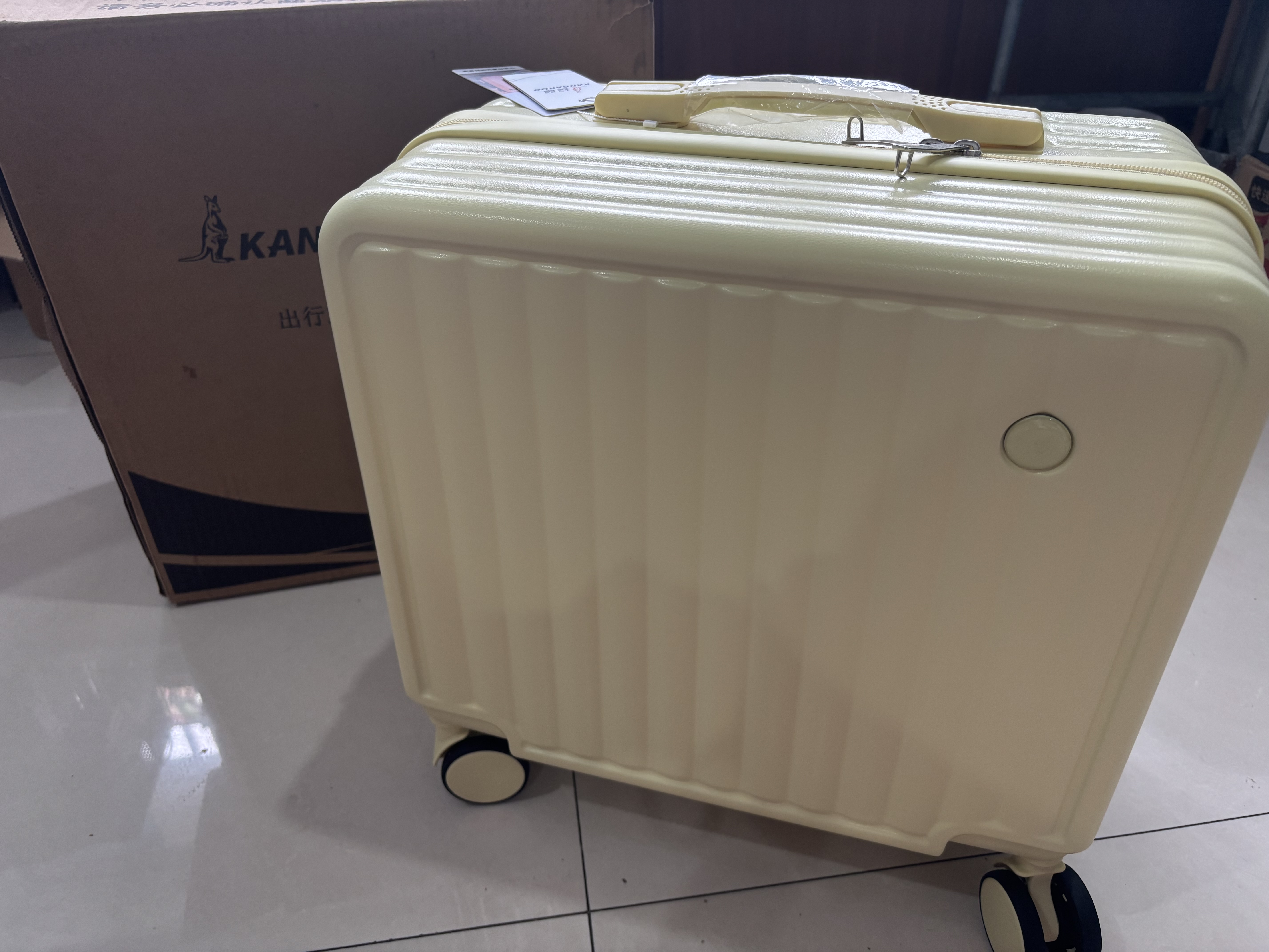 袋鼠小型行李箱可登机箱男女生拉杆箱儿童学生旅行箱密码箱次日达皮箱 米黄-三层加厚【1-3天中短途首选】 18英寸  出差旅行小尺寸大容量可上飞机免托运 实拍图
