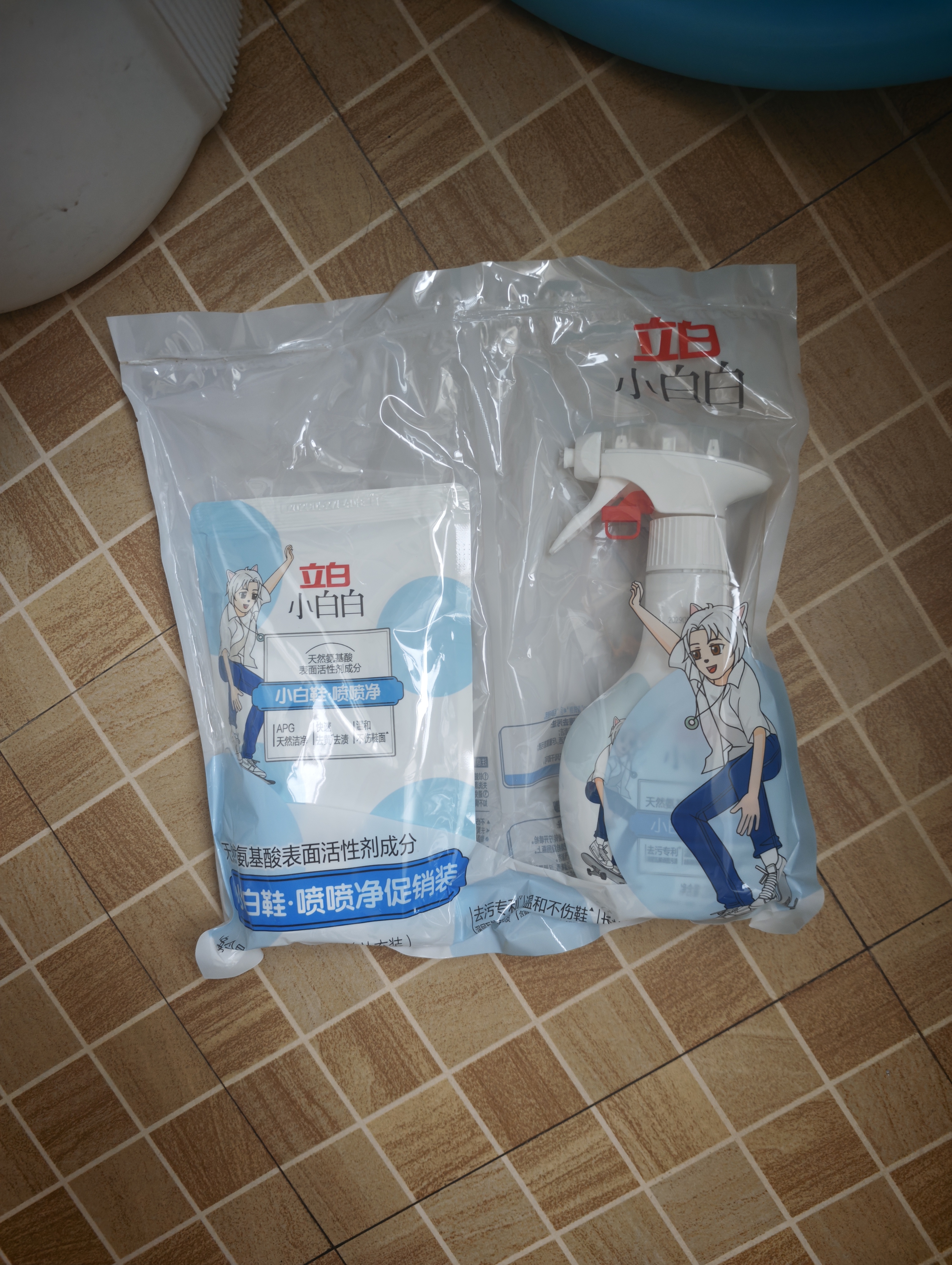 立白小白白小白鞋清洁剂280g瓶+280g袋装 去污不伤鞋免水洗干洗鞋 实拍图