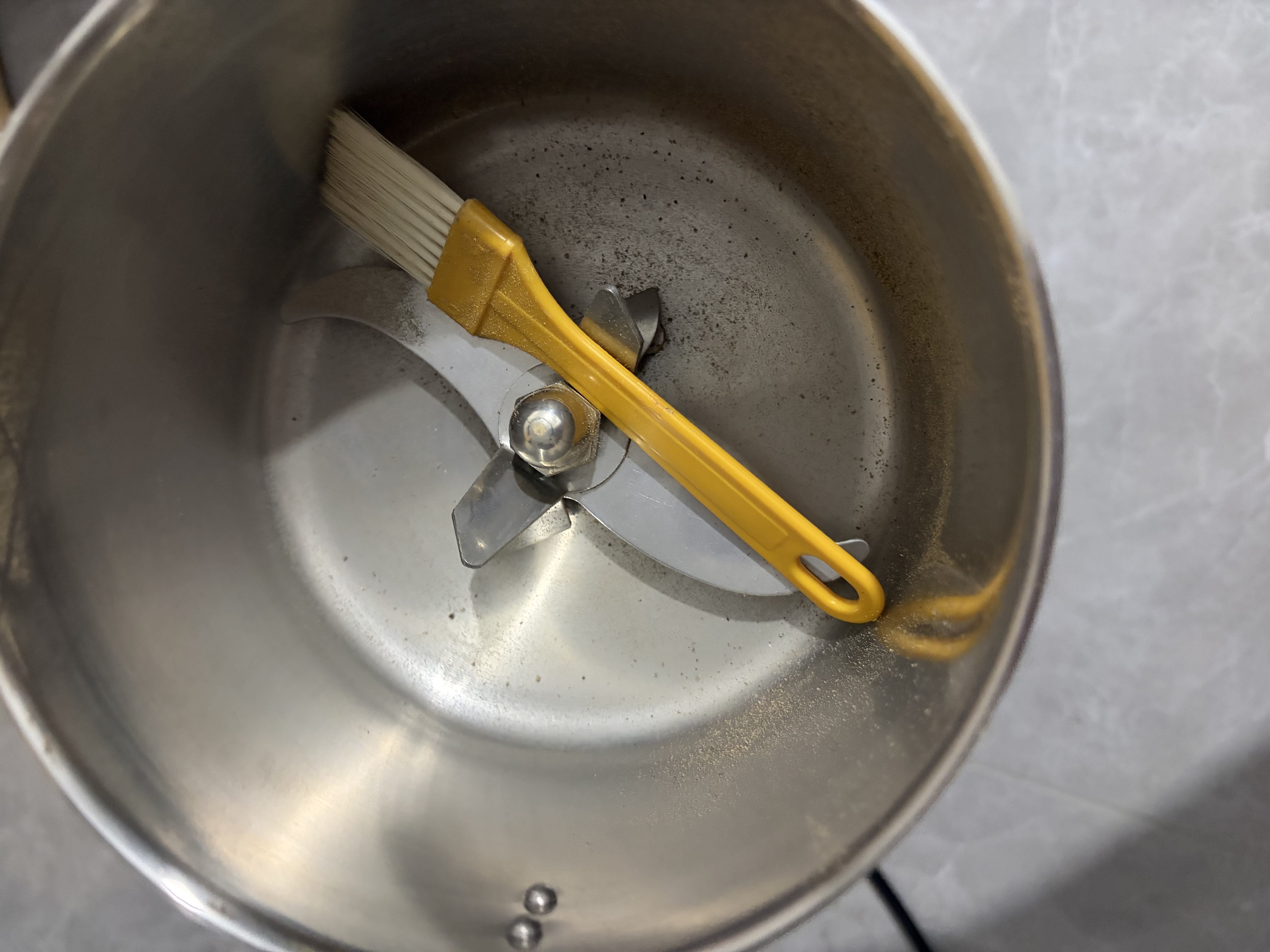 房太太 【304不锈钢】三七打粉机中药材粉碎机家用五谷杂粮磨粉机商用药店超细研磨机多功能破壁机料理机 1000克（304不锈钢）纯铜芯大电机+无害粉碎仓 实拍图