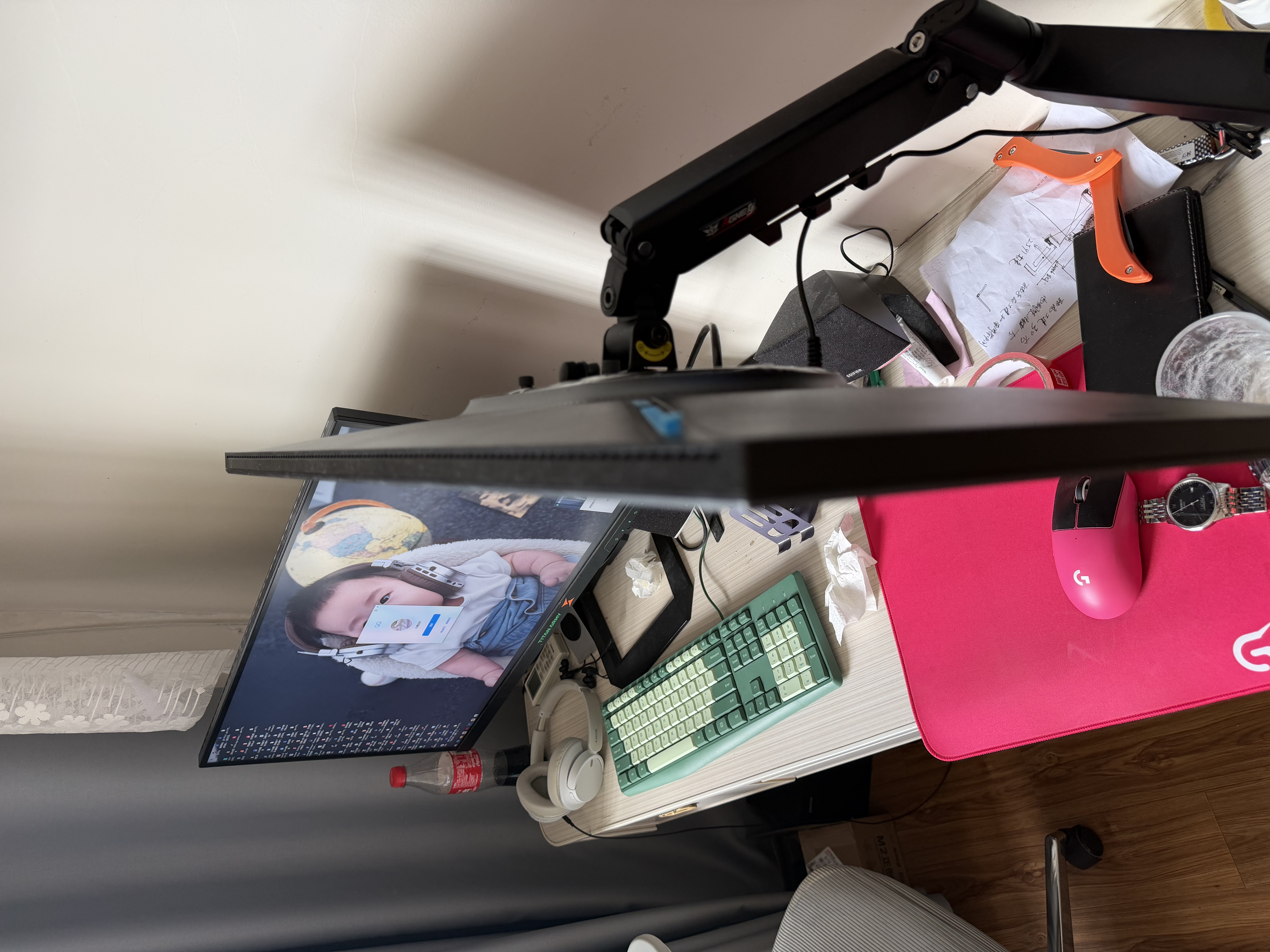 泰坦军团27英寸2K 275Hz双侧入光屏DyDs0.5ms升降支架HDR400硬件低蓝光 耳机挂240Hz电竞显示器KG277S PLUS 实拍图