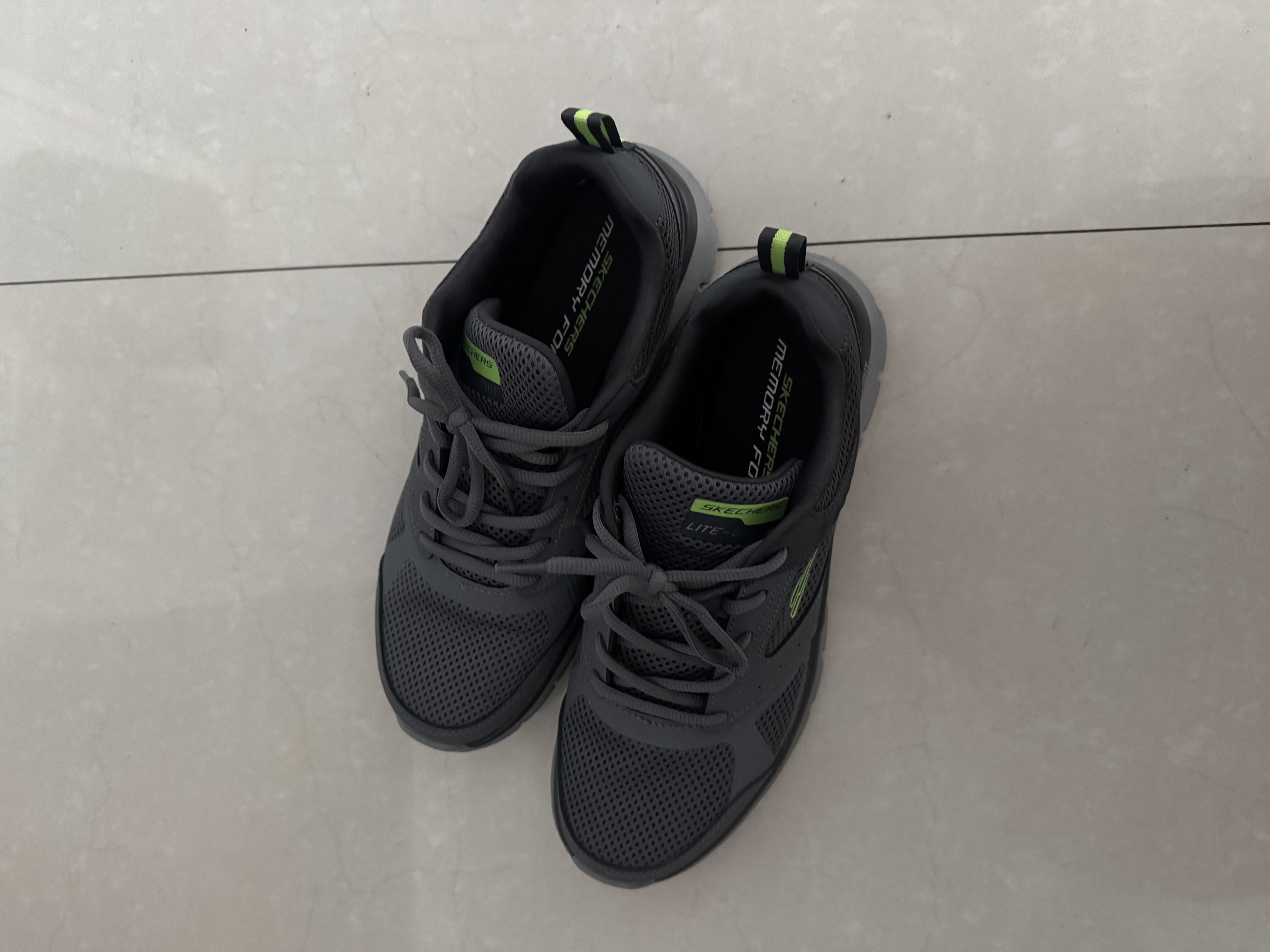 斯凯奇（Skechers）运动鞋男士网面透气休闲鞋户外软底跑步鞋232398 实拍图